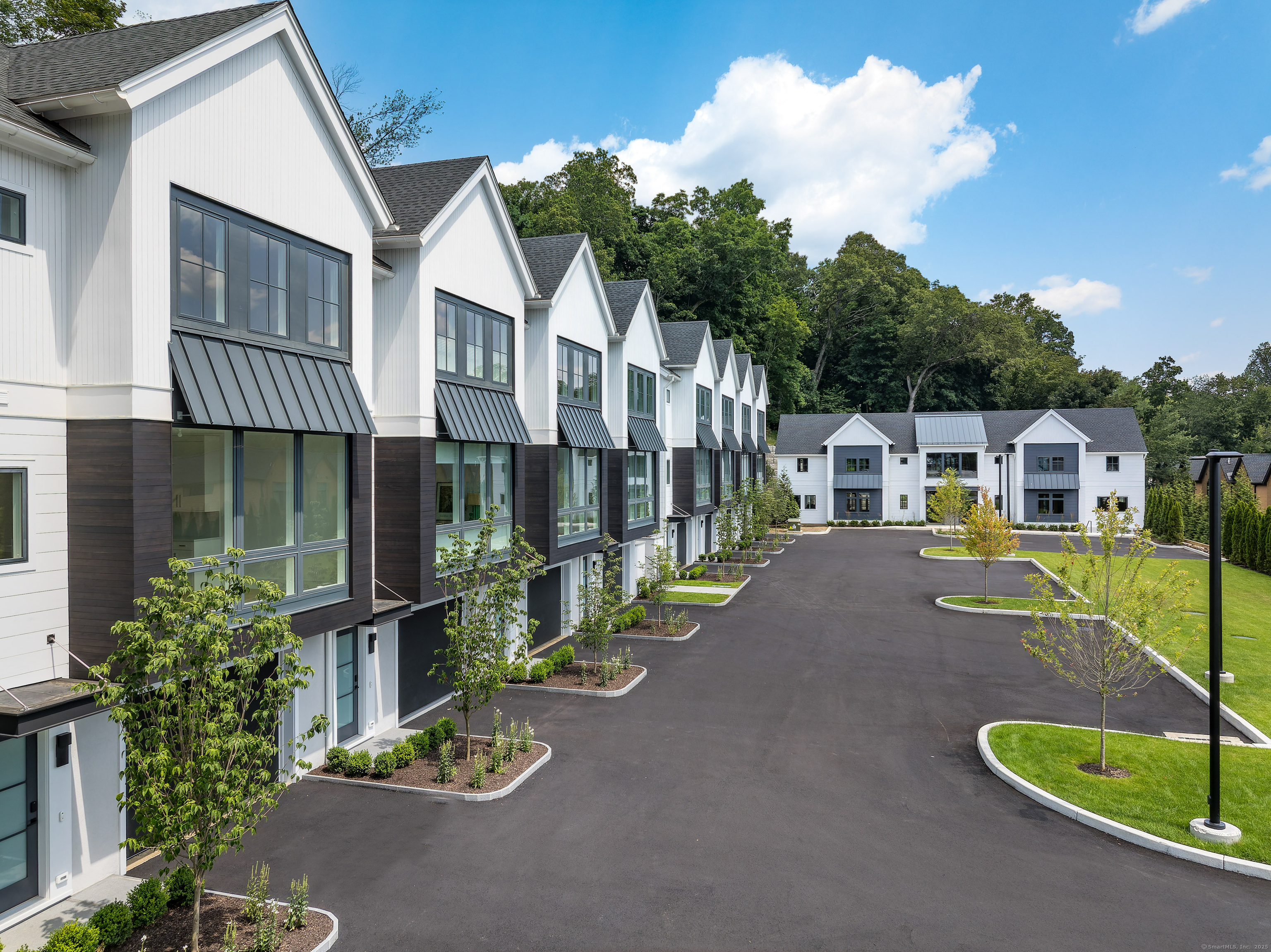 785 Post Road East 204