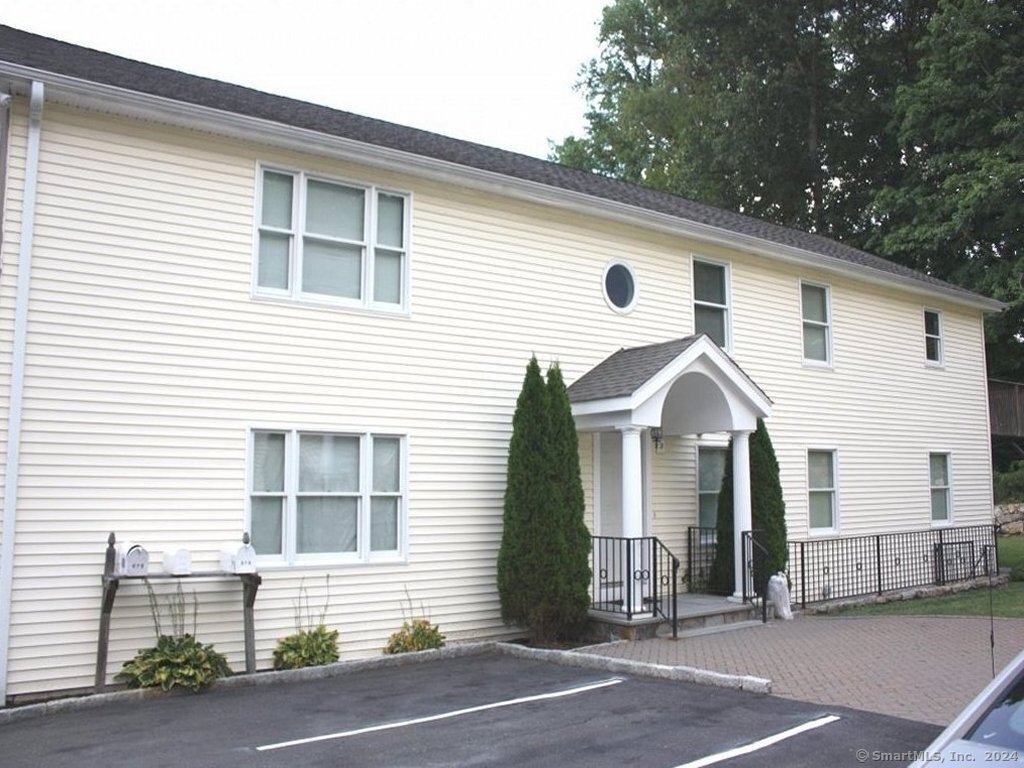 Rental Property at 679 High Ridge Road B, Stamford, Connecticut - Bedrooms: 3 
Bathrooms: 2 
Rooms: 9  - $4,300 MO.