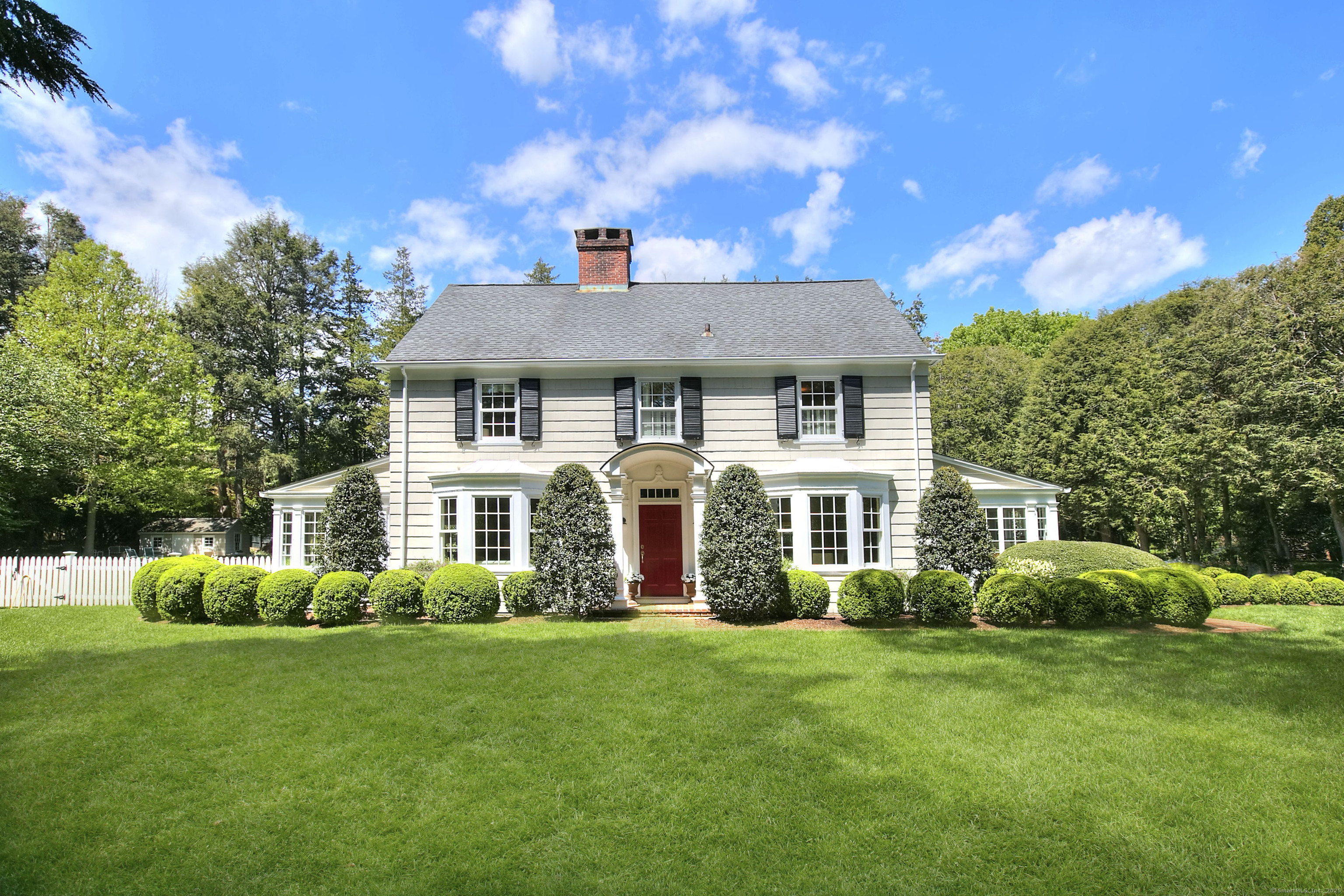 Old Hill Farms Road, Westport, Connecticut - 5 Bedrooms  
4 Bathrooms  
11 Rooms - 