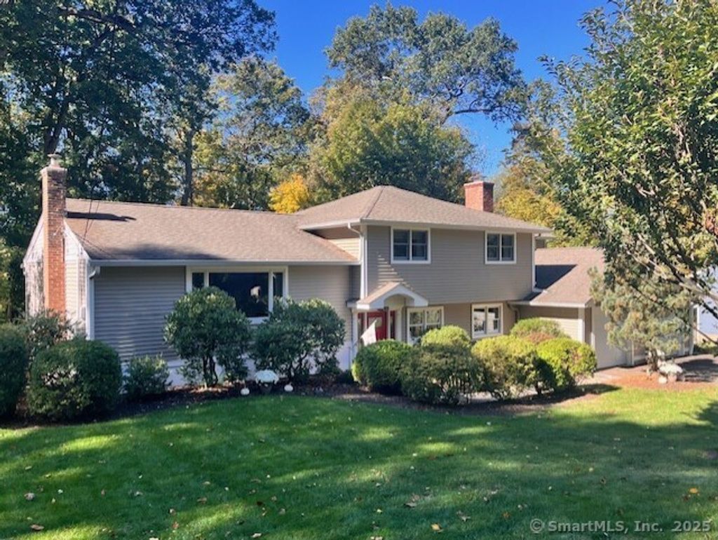 Photo of 31 Carriage Drive, Meriden, CT 06450 (MLS # 24131734)