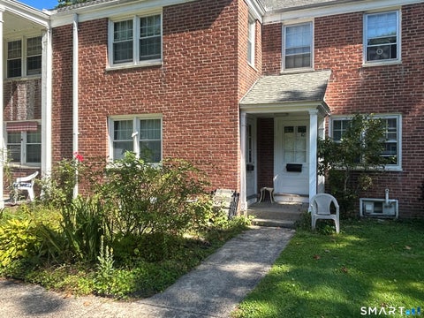 Condo For Rent - 18 Bridge Street #1P<br/> New Haven County, Naugatuck, CT 06770