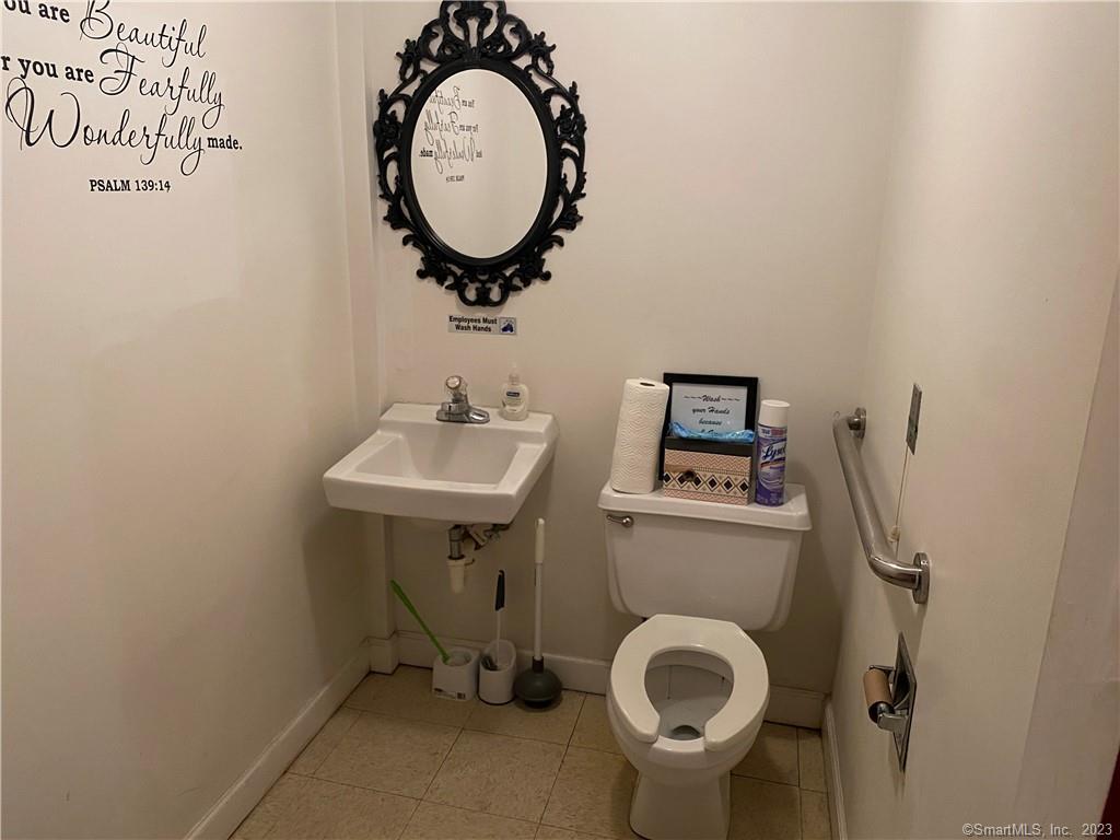 1220 Whitney Avenue C6