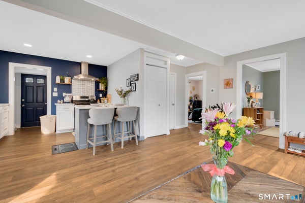 393 GRISWOLD ST, GLASTONBURY, CT 06033 - Image eec7c8f1f1c8a914bae917f6e57a126e/4223930158