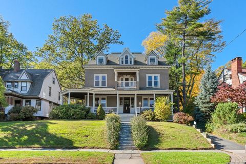 137 Girard Avenue Hartford CT 06105