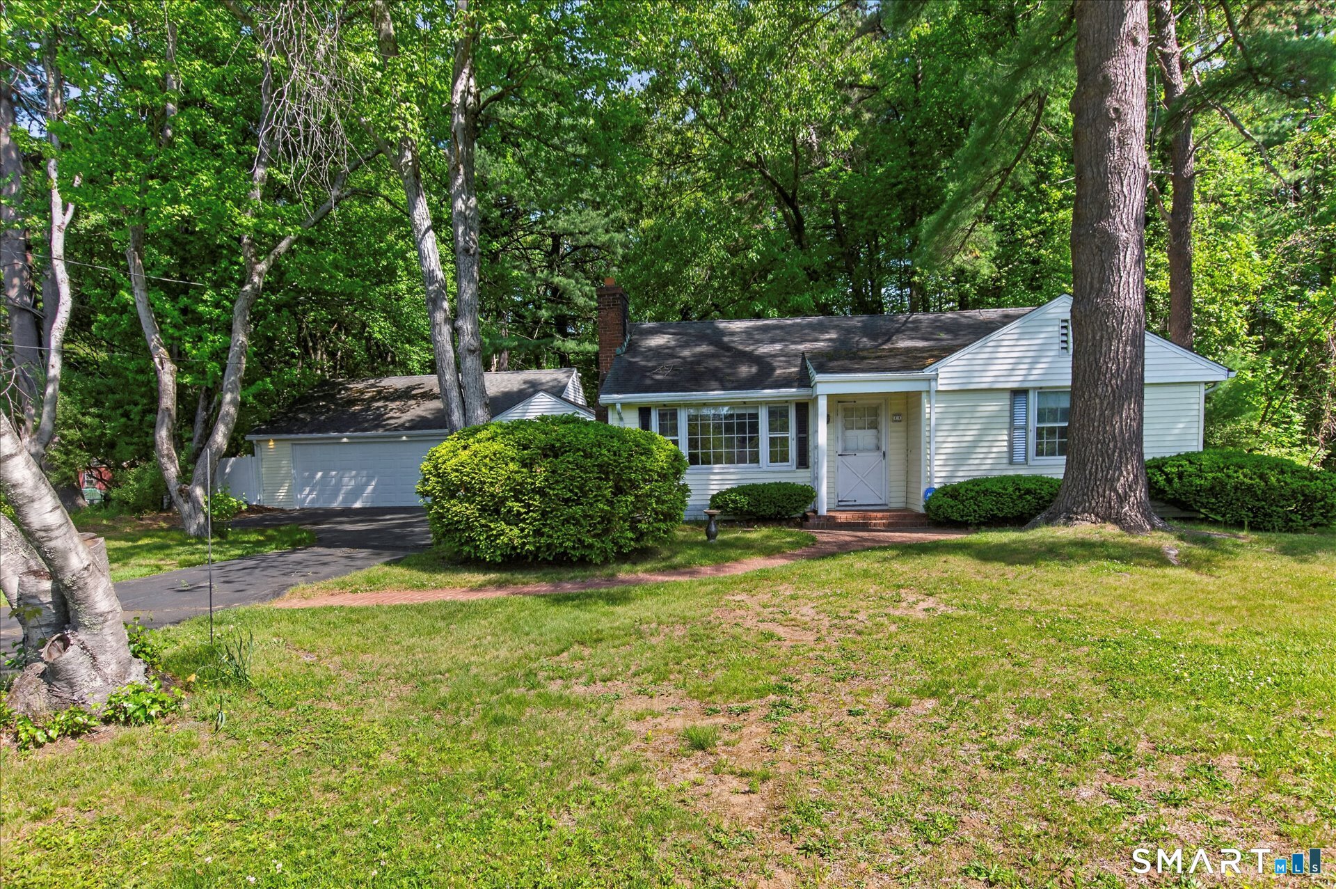 44 Lawrence Avenue