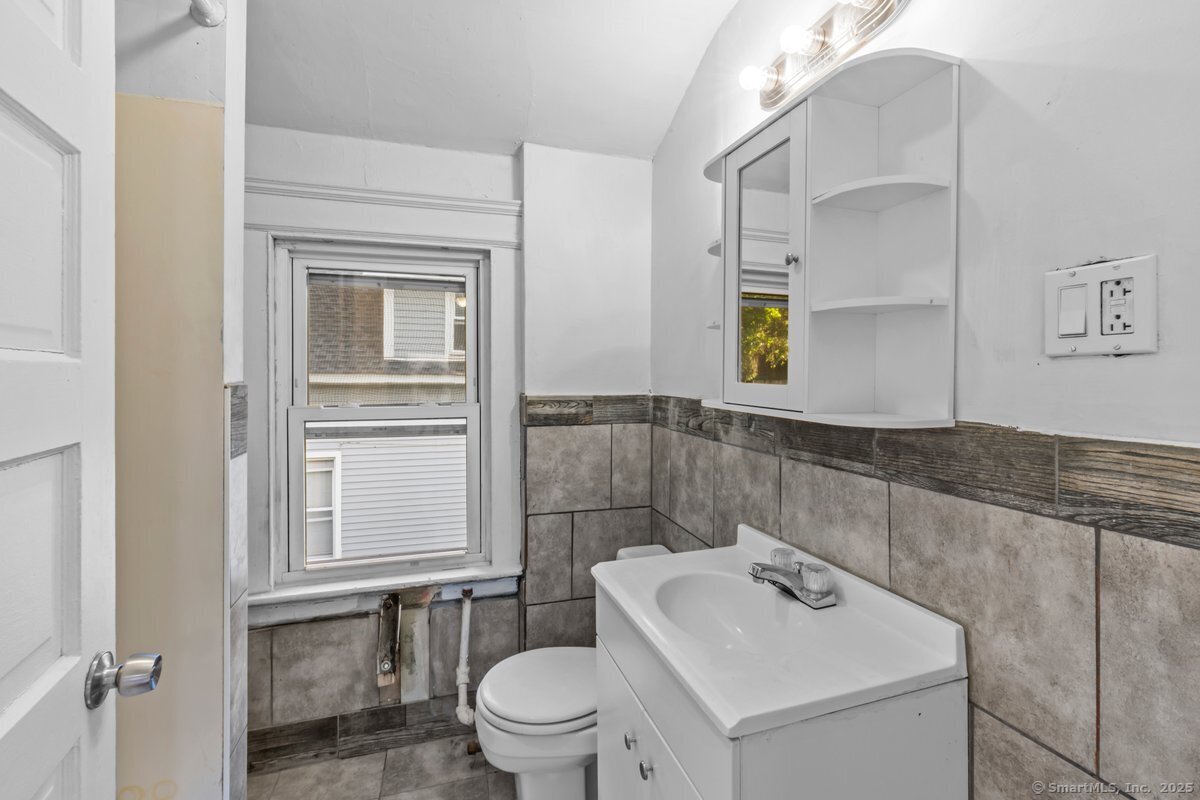 593 Cooke Street, Waterbury, Connecticut image 14