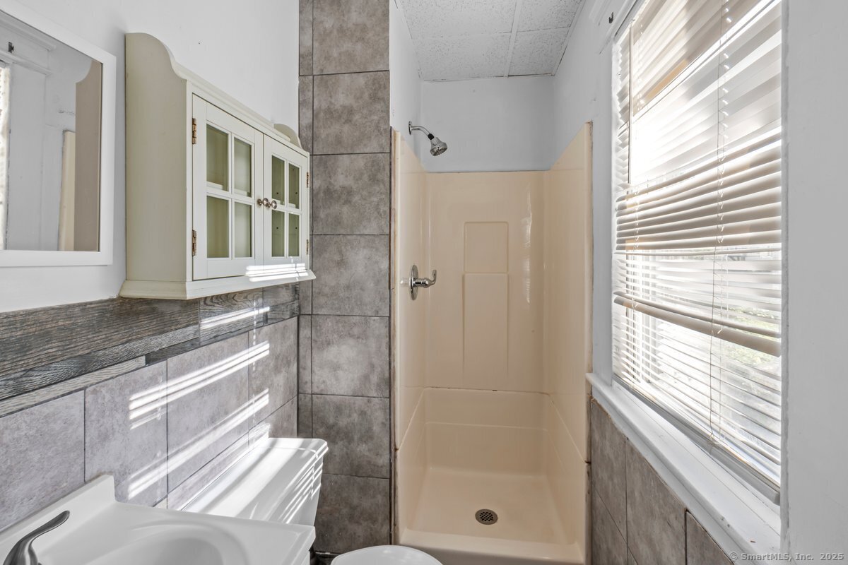 593 Cooke Street, Waterbury, Connecticut image 12