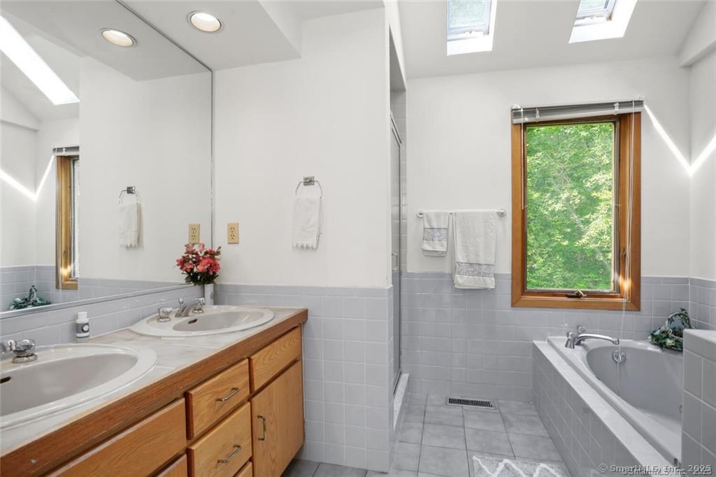 19 Northwood Lane, Stamford, Connecticut image 23