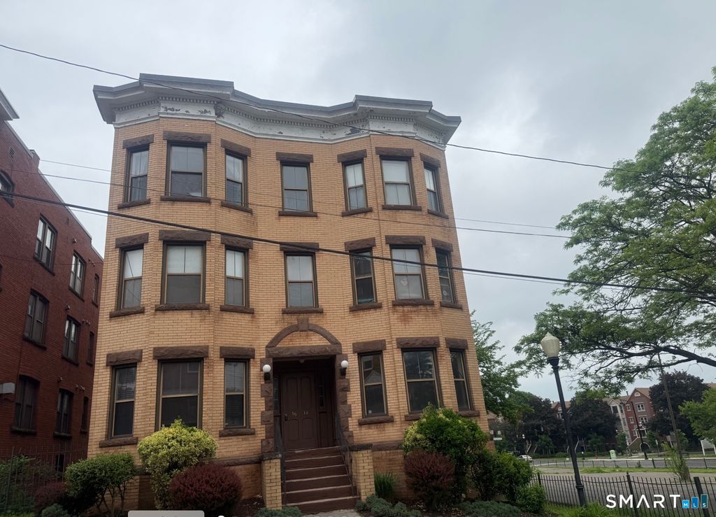 Photo of 16 Essex Street #5D, Hartford, CT 06114 (MLS # 24168265)