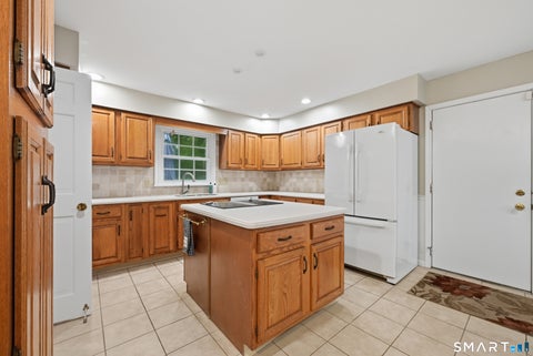 Tiny photo for 2 Banquo Brae Road, Brookfield, CT 06804 (MLS # 24196486)