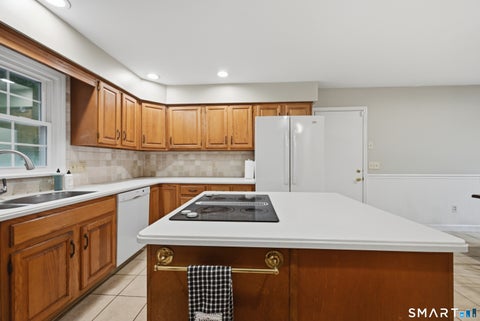 Tiny photo for 2 Banquo Brae Road, Brookfield, CT 06804 (MLS # 24196486)
