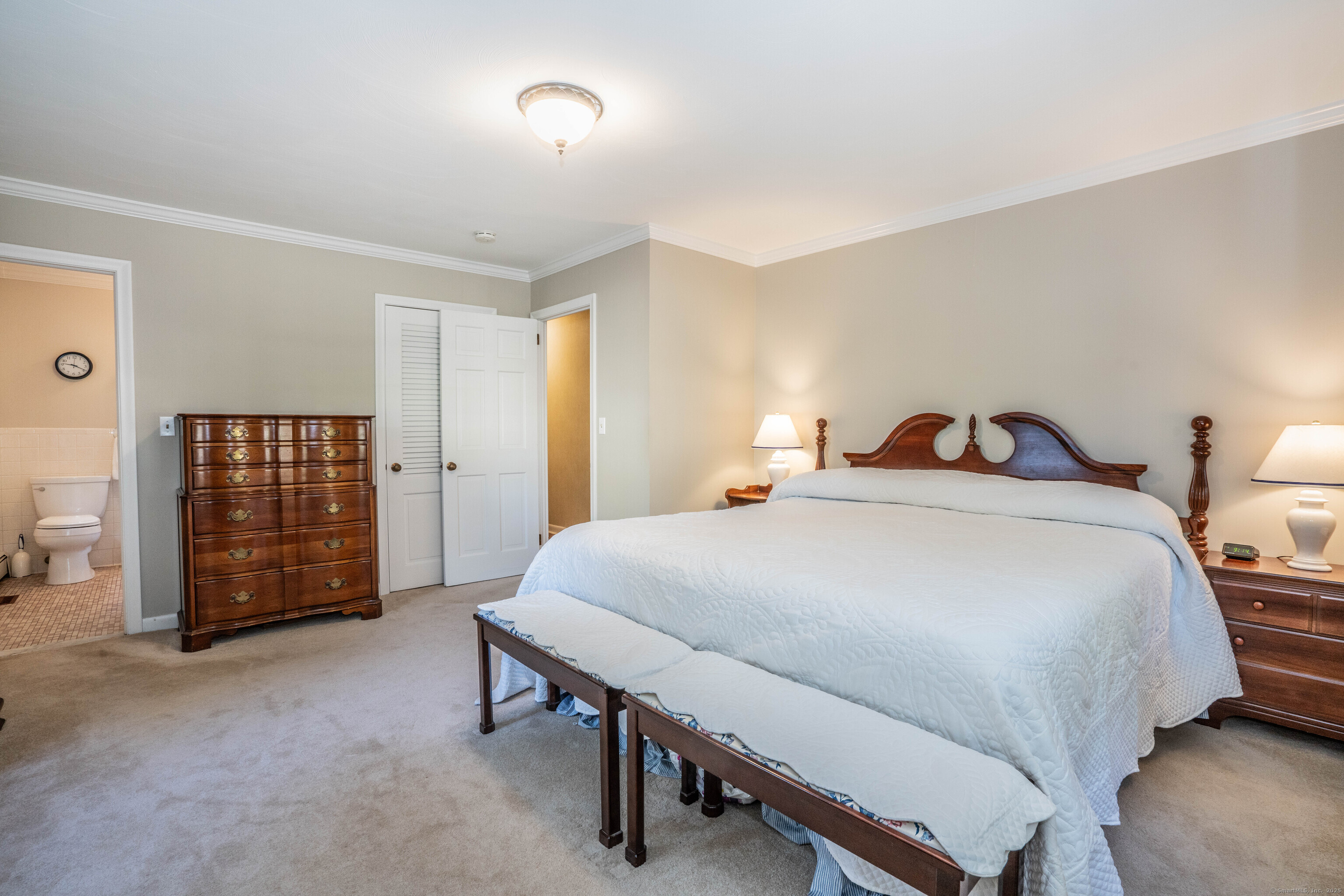 West Hartford, Connecticut 06107, United States, 4 Bedrooms Bedrooms, ,3 BathroomsBathrooms,Residential,Pending,208242