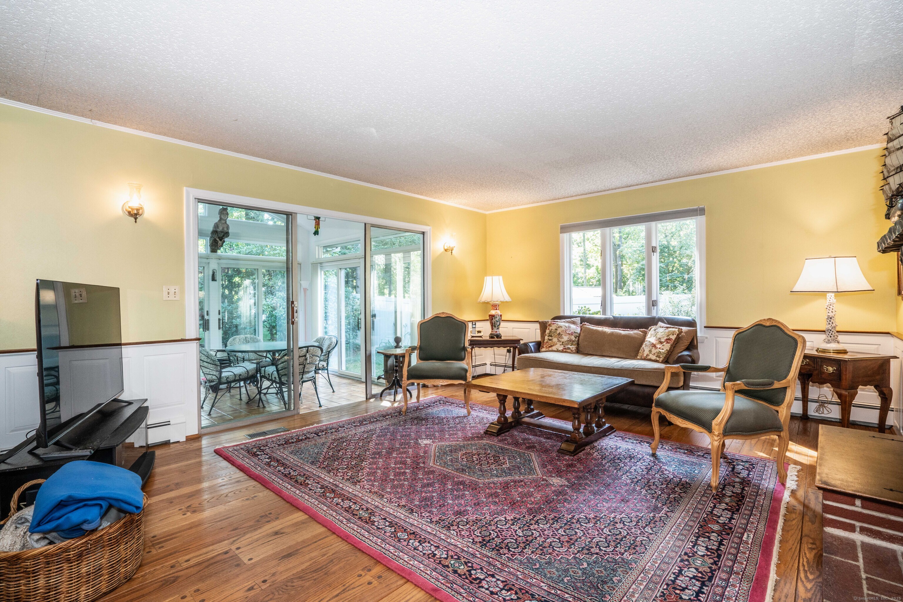 West Hartford, Connecticut 06107, United States, 4 Bedrooms Bedrooms, ,3 BathroomsBathrooms,Residential,Pending,208242