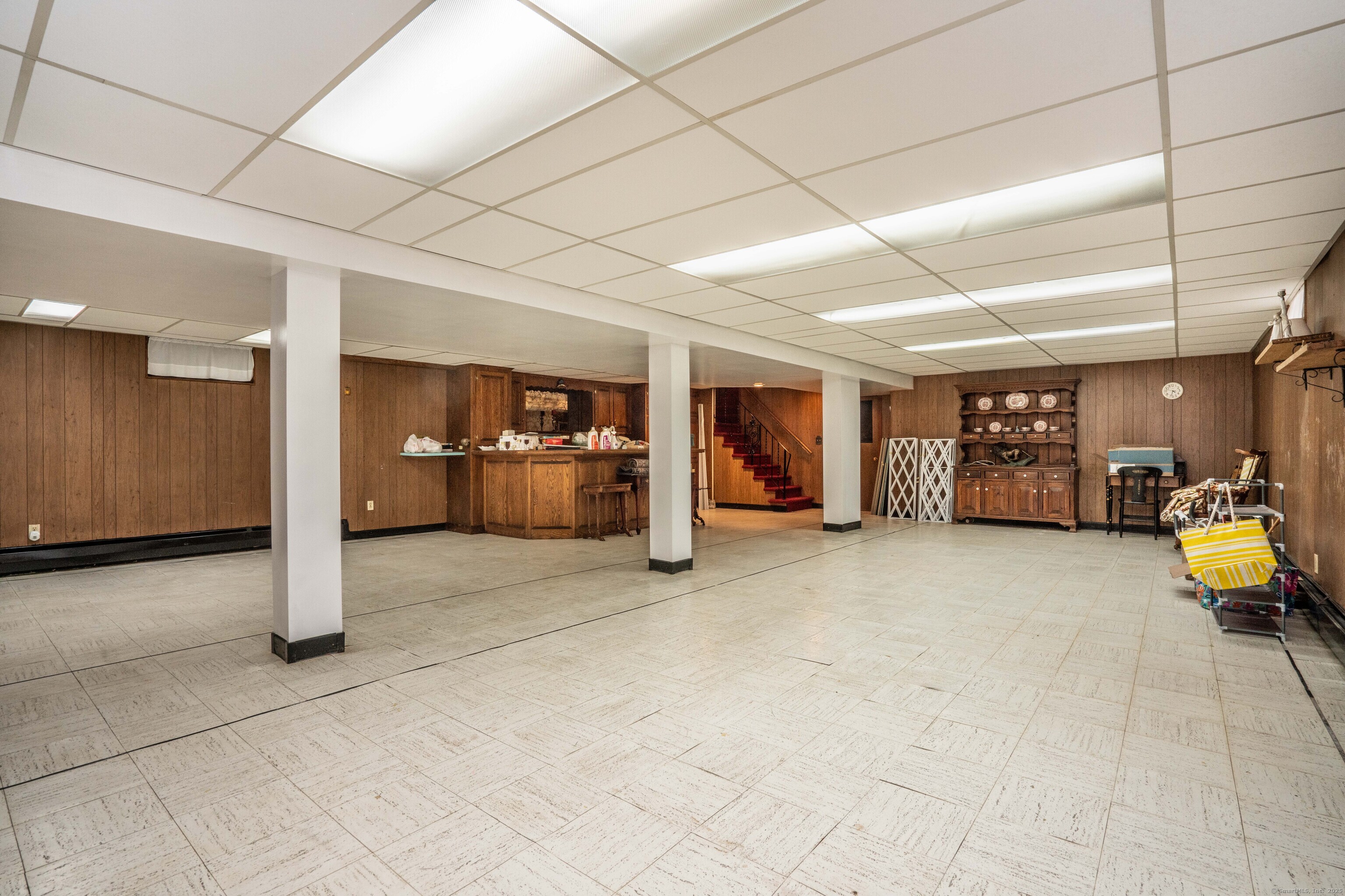 West Hartford, Connecticut 06107, United States, 4 Bedrooms Bedrooms, ,3 BathroomsBathrooms,Residential,Pending,208242