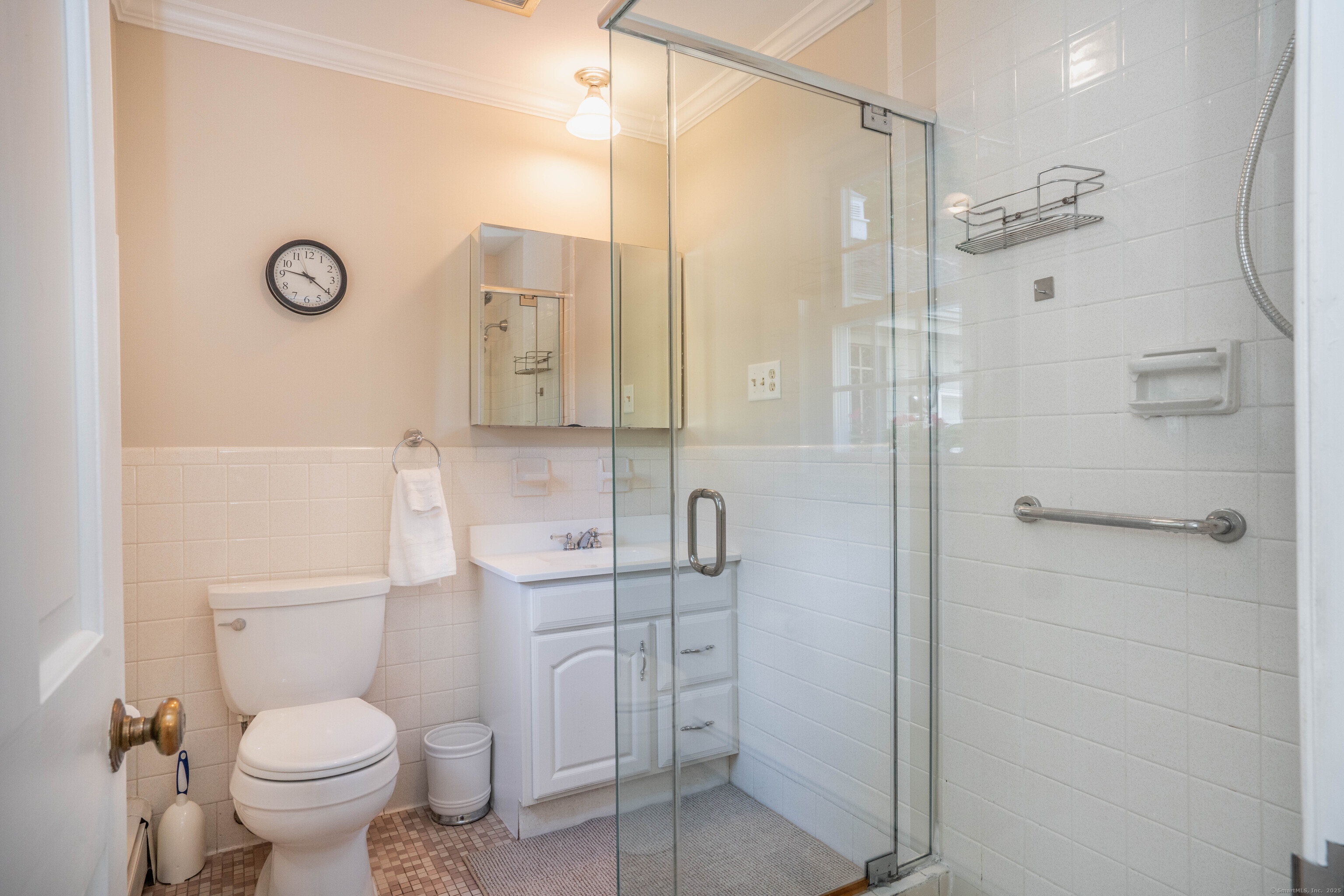 West Hartford, Connecticut 06107, United States, 4 Bedrooms Bedrooms, ,3 BathroomsBathrooms,Residential,Pending,208242