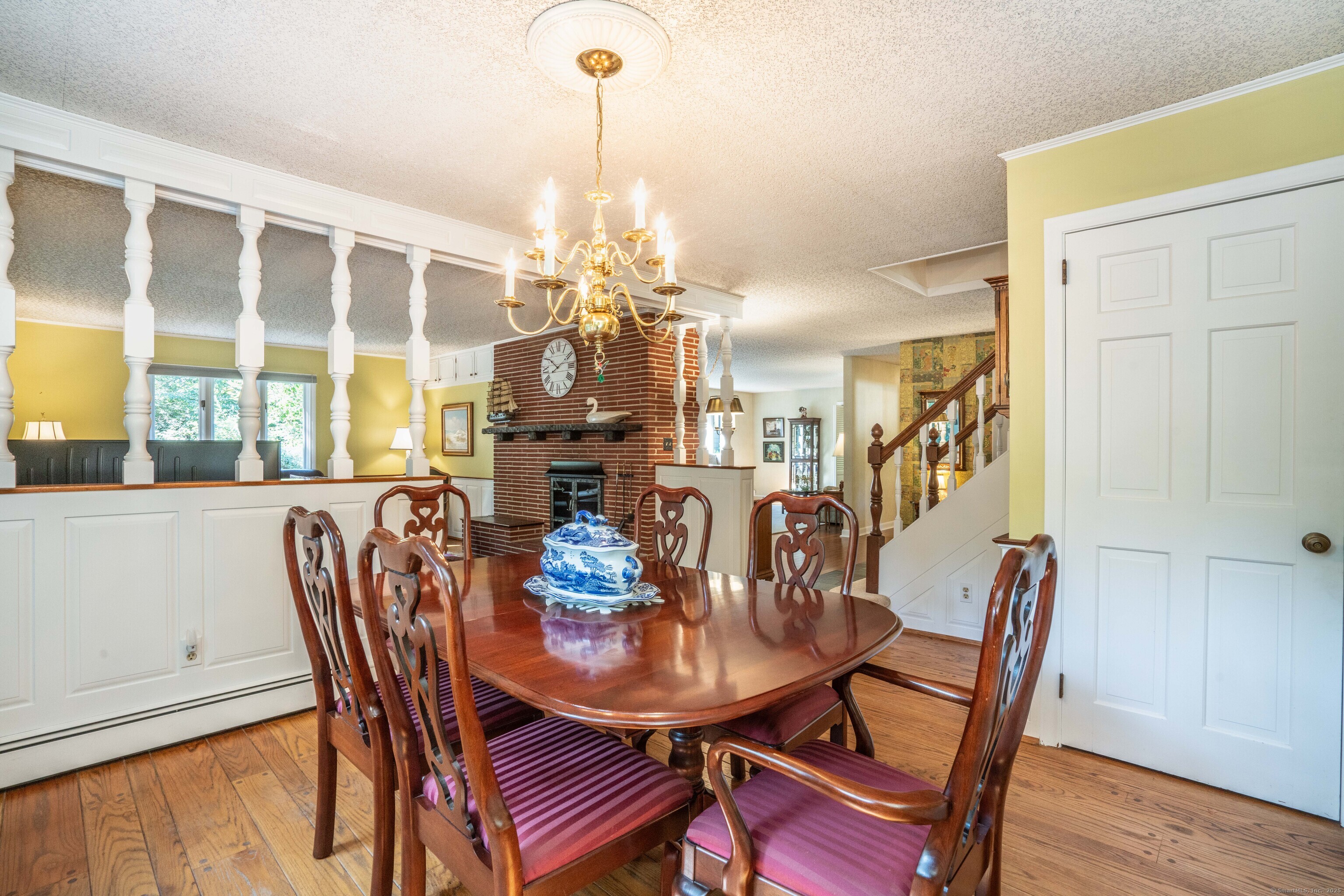 West Hartford, Connecticut 06107, United States, 4 Bedrooms Bedrooms, ,3 BathroomsBathrooms,Residential,Pending,208242