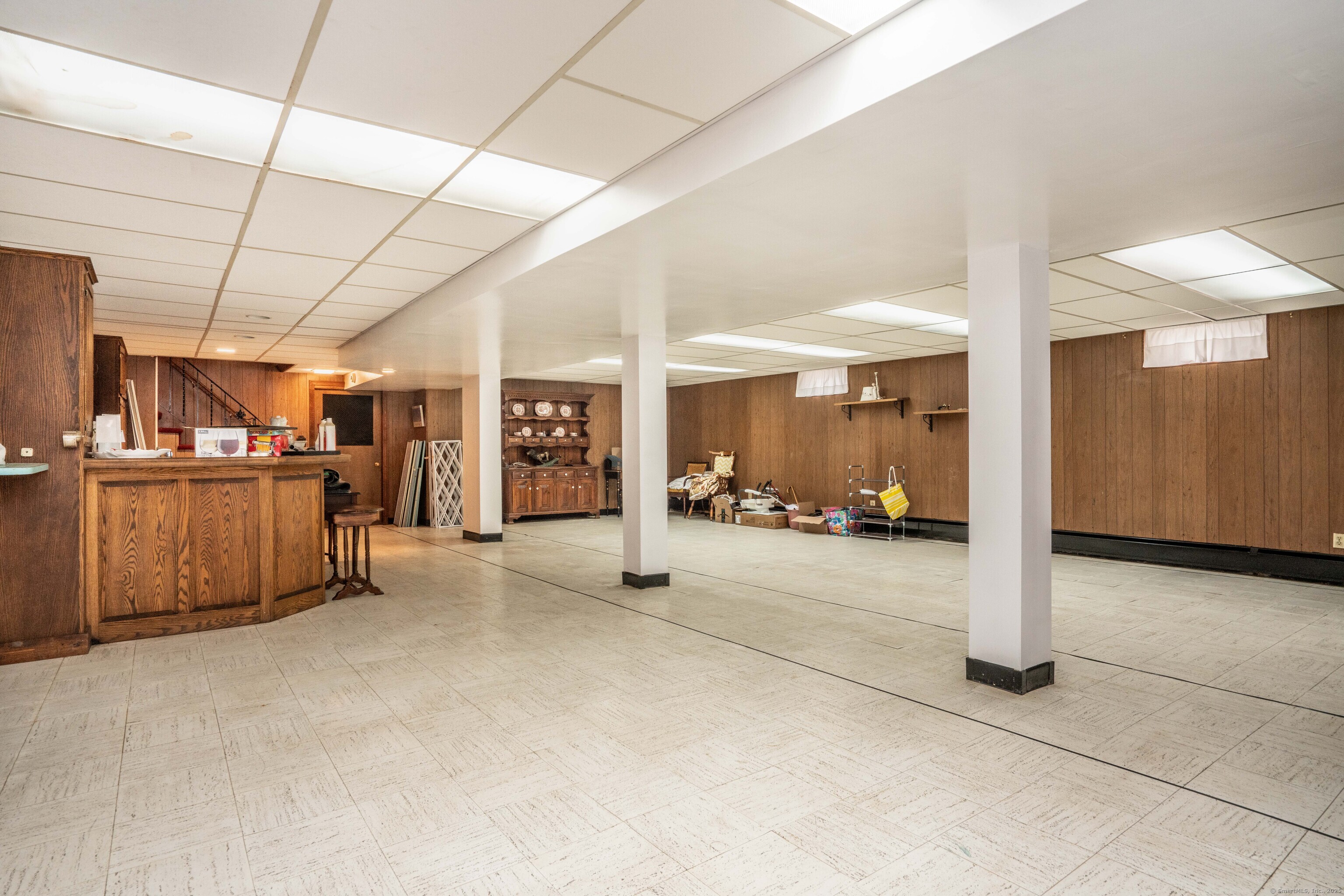 West Hartford, Connecticut 06107, United States, 4 Bedrooms Bedrooms, ,3 BathroomsBathrooms,Residential,Pending,208242