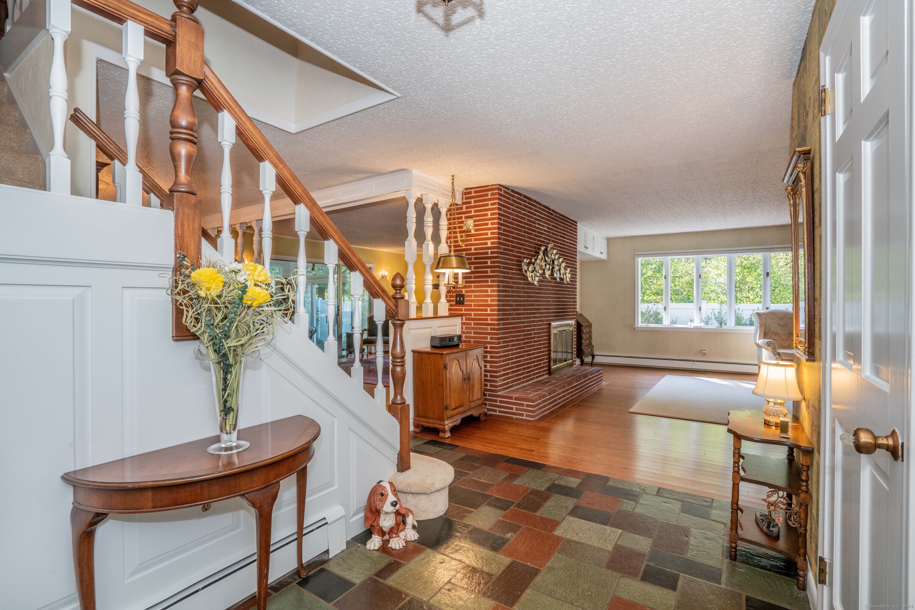 West Hartford, Connecticut 06107, United States, 4 Bedrooms Bedrooms, ,3 BathroomsBathrooms,Residential,Pending,208242