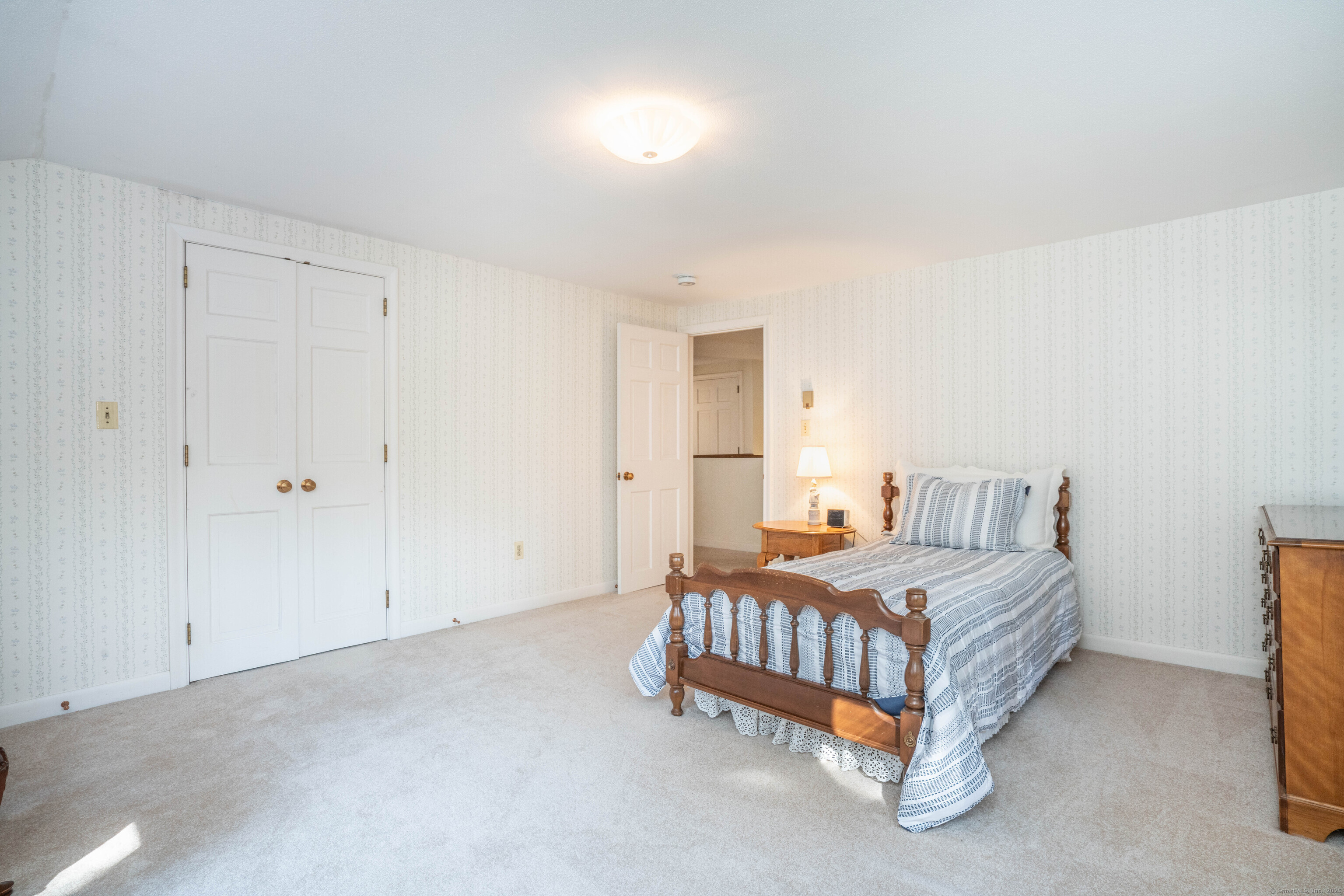 West Hartford, Connecticut 06107, United States, 4 Bedrooms Bedrooms, ,3 BathroomsBathrooms,Residential,Pending,208242