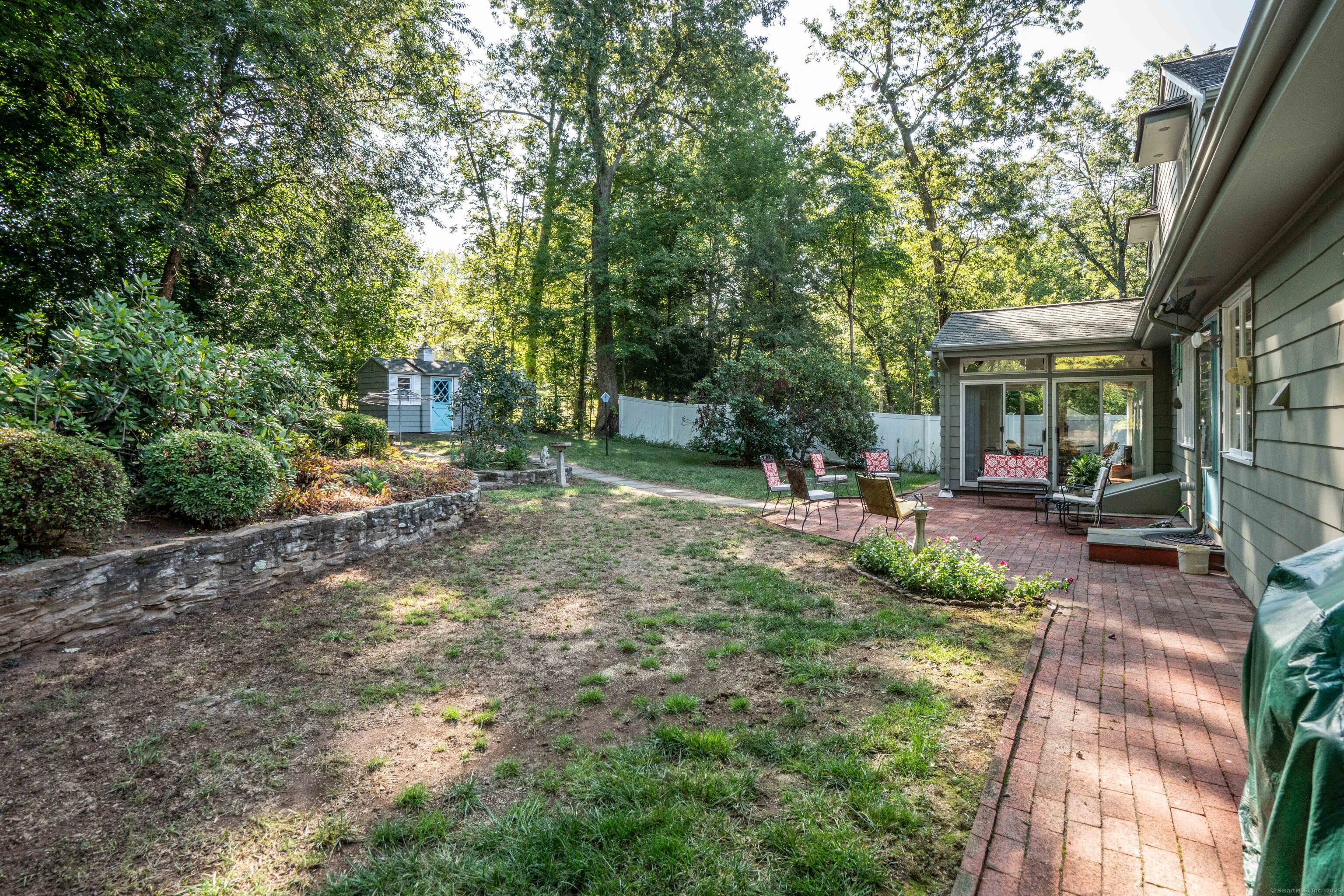 West Hartford, Connecticut 06107, United States, 4 Bedrooms Bedrooms, ,3 BathroomsBathrooms,Residential,Pending,208242