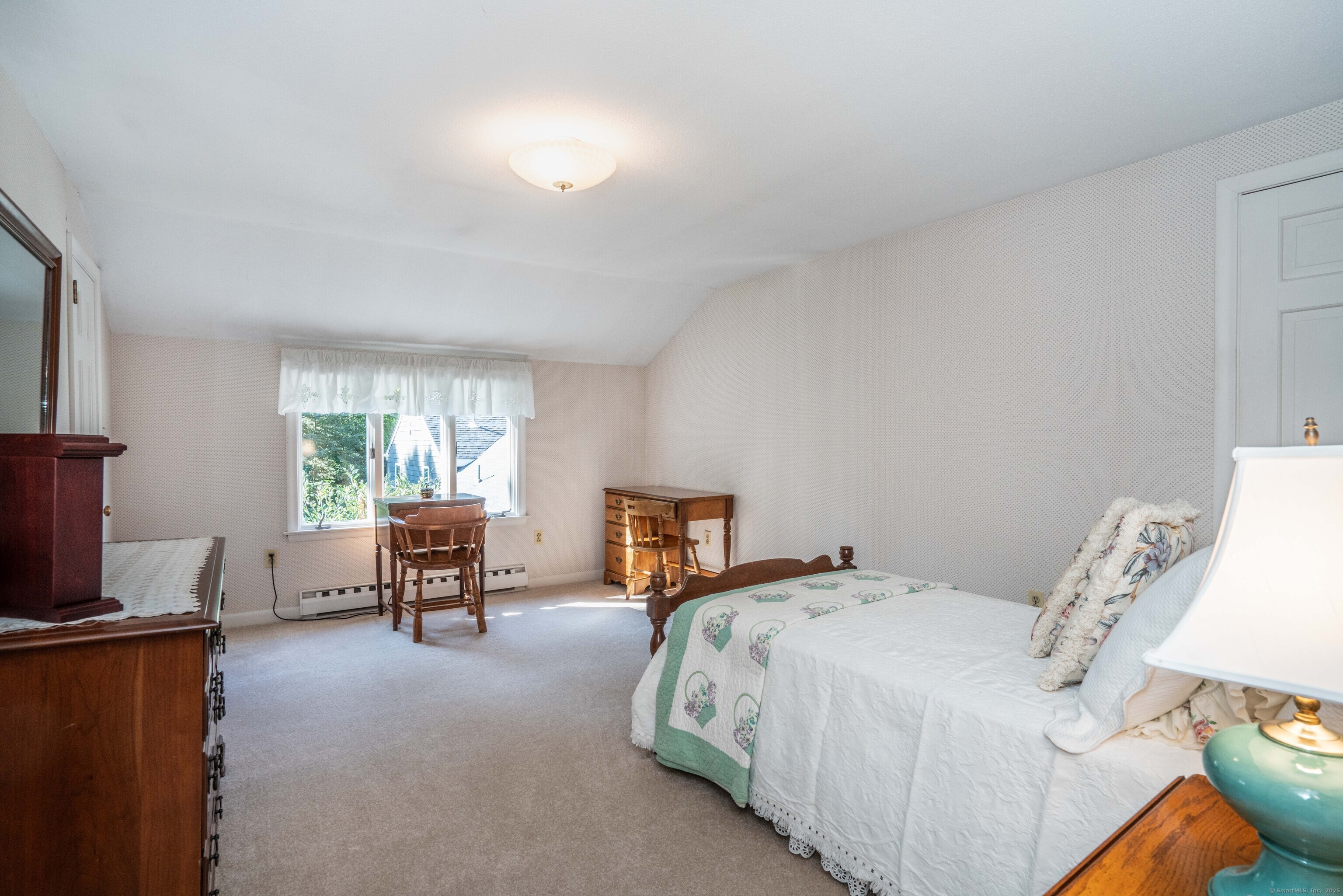 West Hartford, Connecticut 06107, United States, 4 Bedrooms Bedrooms, ,3 BathroomsBathrooms,Residential,Pending,208242