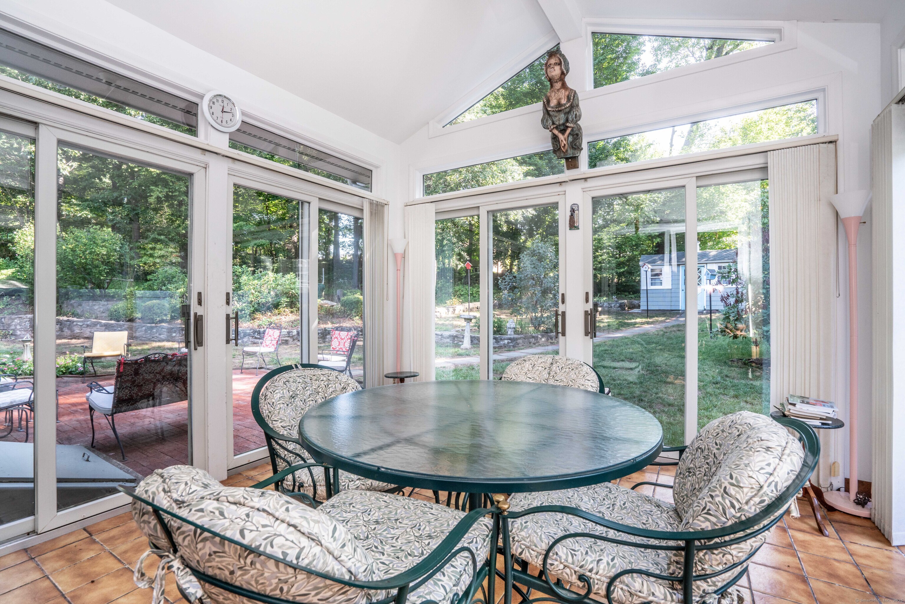 West Hartford, Connecticut 06107, United States, 4 Bedrooms Bedrooms, ,3 BathroomsBathrooms,Residential,Pending,208242