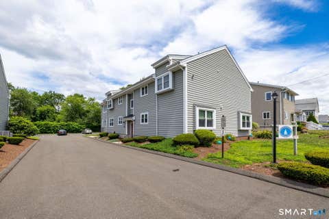 Condo For Sale - 402 Mariners Walk #402<br/> New Haven County, Milford, CT 06460