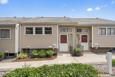 Condo For Sale - 128 Shepards Knoll Drive #128<br/> Hamden, CT 06514