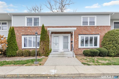 Tiny photo for 40 Carriage Path N #40, Milford, CT 06460 (MLS # 24153232)