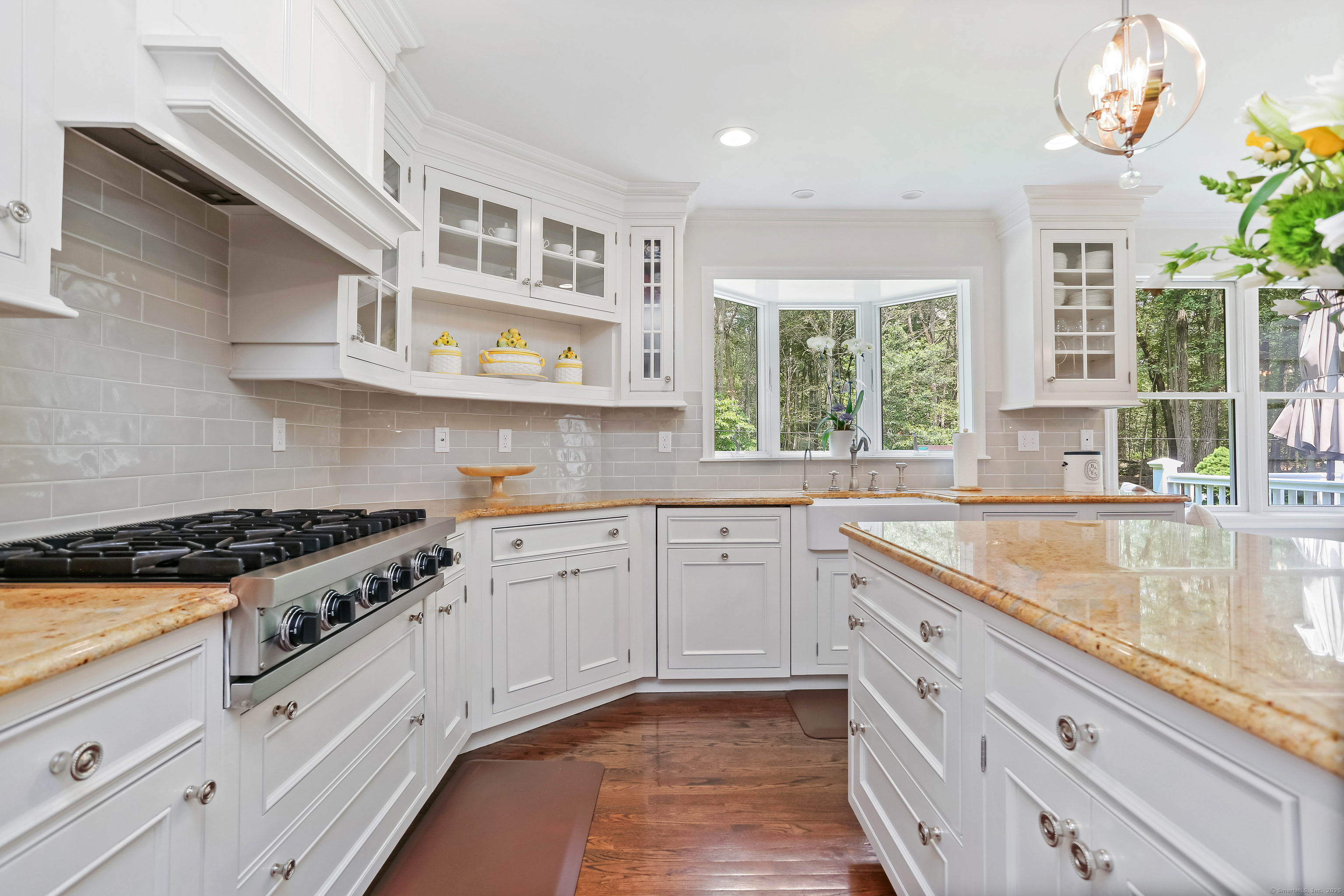 New Canaan, Connecticut 06840, United States, 4 Bedrooms Bedrooms, ,3 BathroomsBathrooms,Residential,Pending,150632