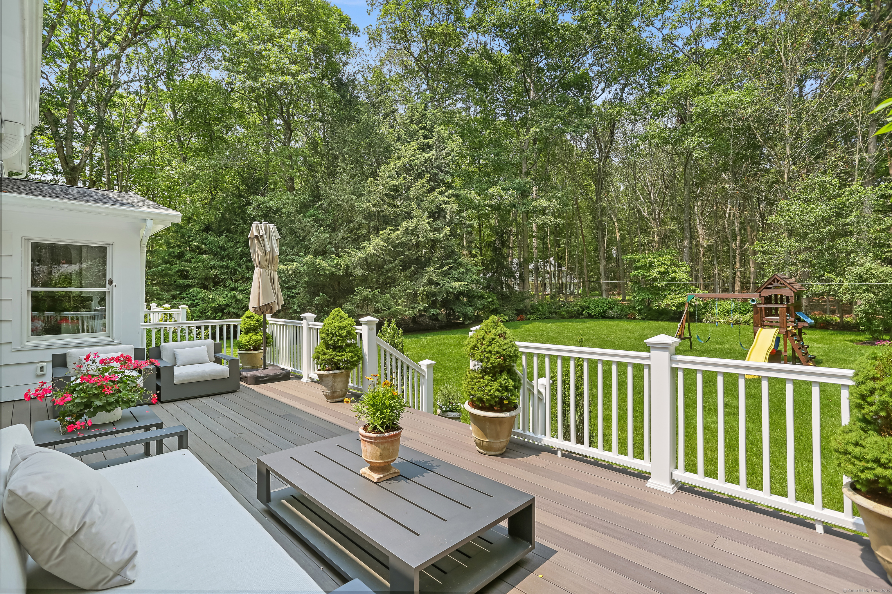 New Canaan, Connecticut 06840, United States, 4 Bedrooms Bedrooms, ,3 BathroomsBathrooms,Residential,Pending,150632