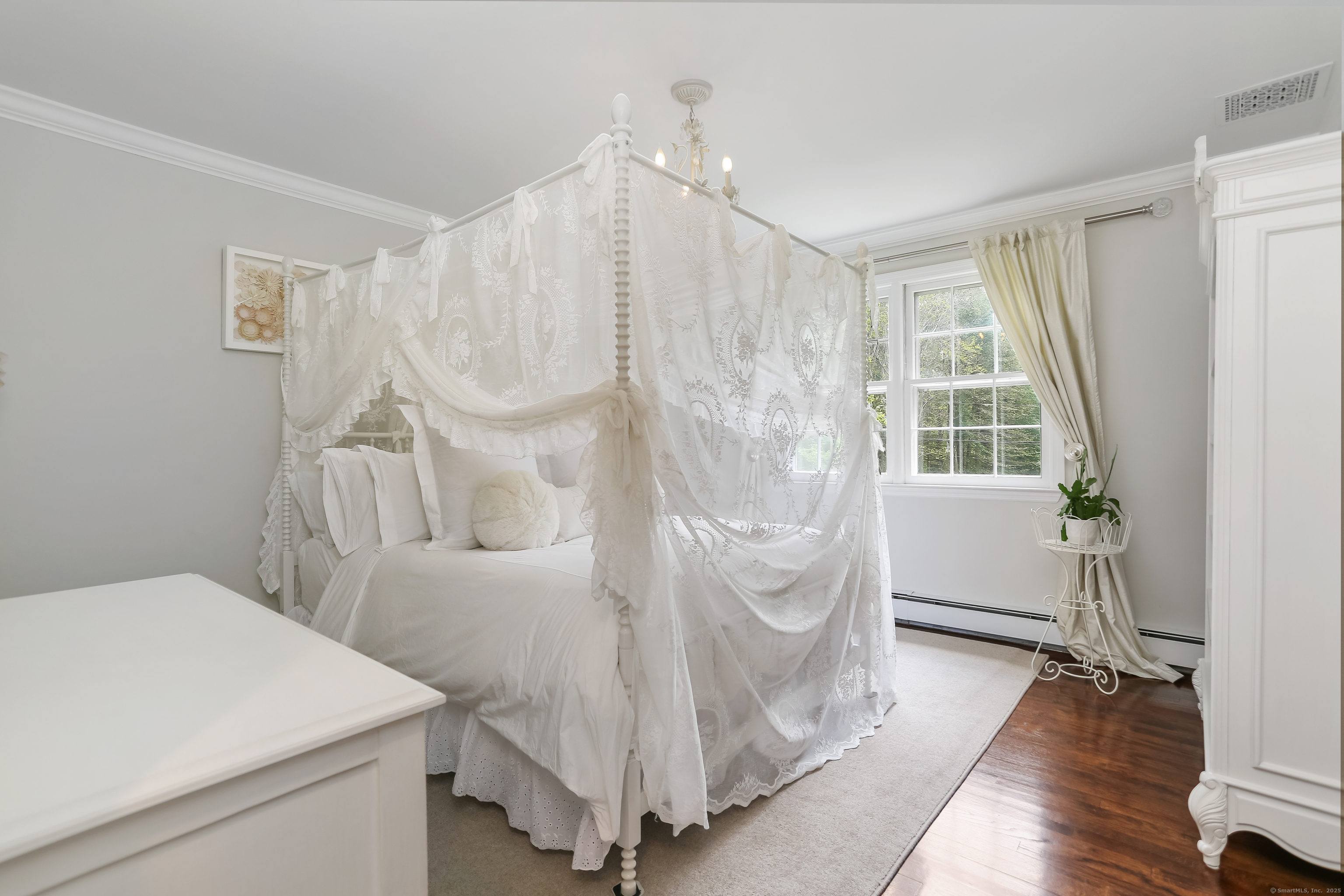 New Canaan, Connecticut 06840, United States, 4 Bedrooms Bedrooms, ,3 BathroomsBathrooms,Residential,Pending,150632