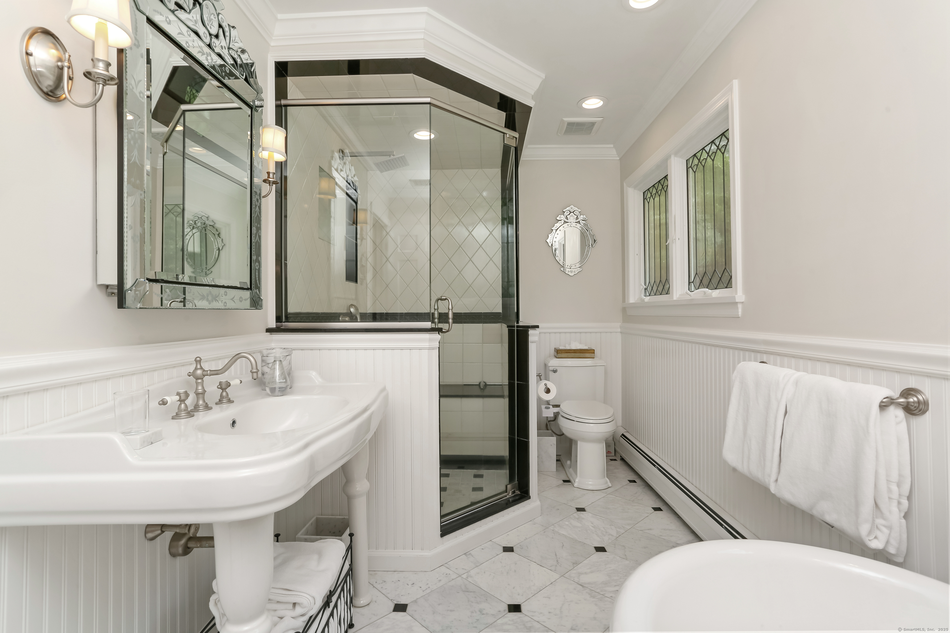 New Canaan, Connecticut 06840, United States, 4 Bedrooms Bedrooms, ,3 BathroomsBathrooms,Residential,Pending,150632