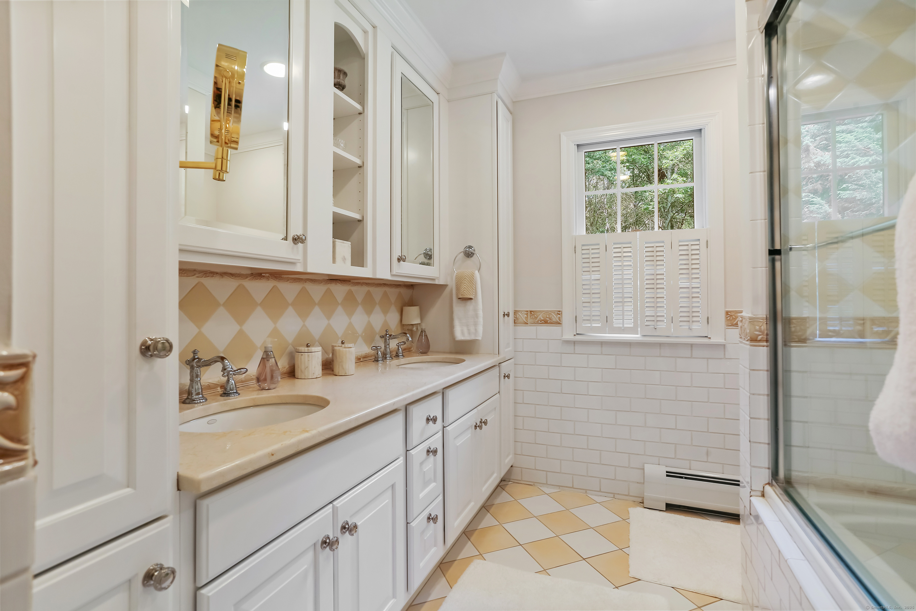 New Canaan, Connecticut 06840, United States, 4 Bedrooms Bedrooms, ,3 BathroomsBathrooms,Residential,Pending,150632