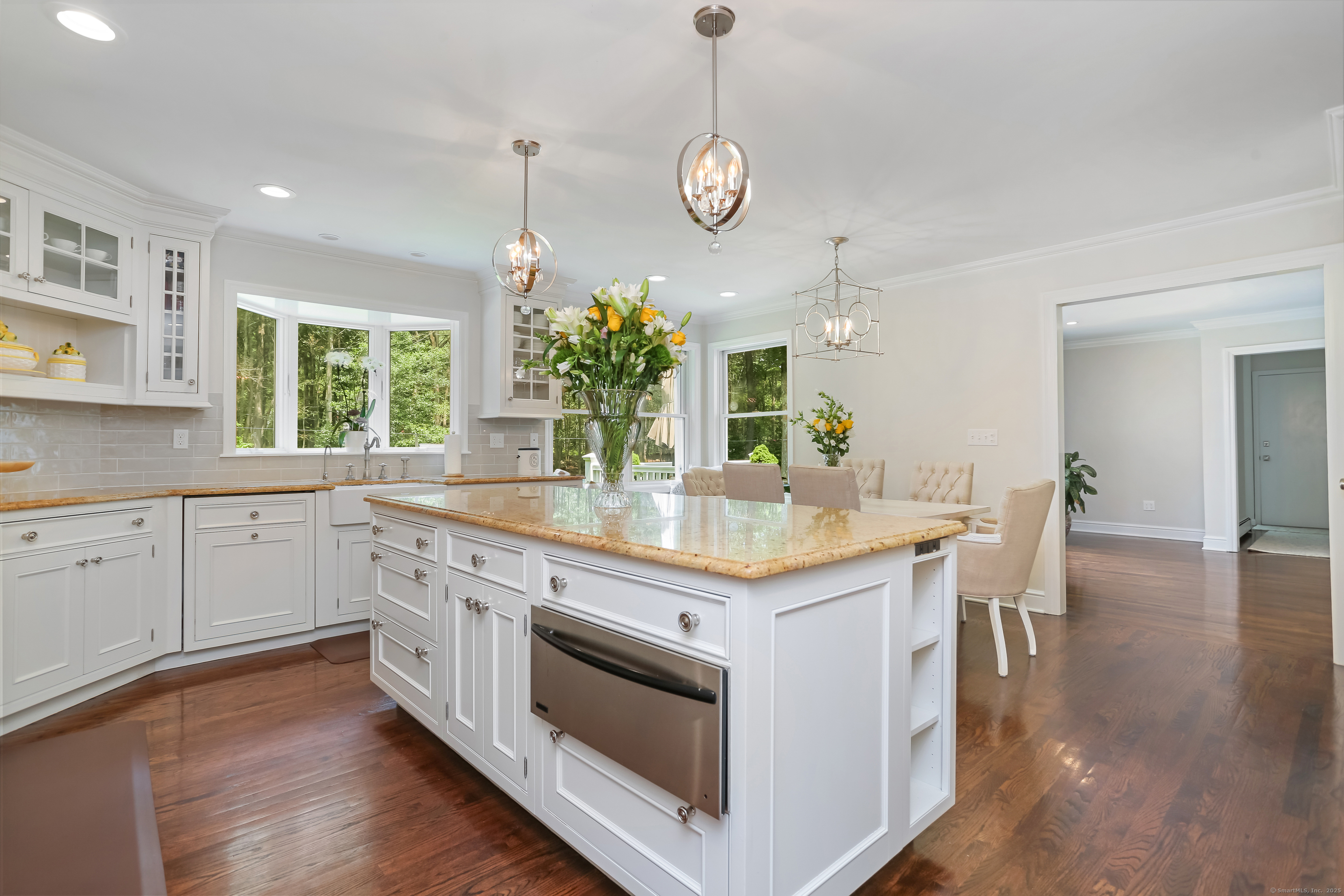 New Canaan, Connecticut 06840, United States, 4 Bedrooms Bedrooms, ,3 BathroomsBathrooms,Residential,Pending,150632