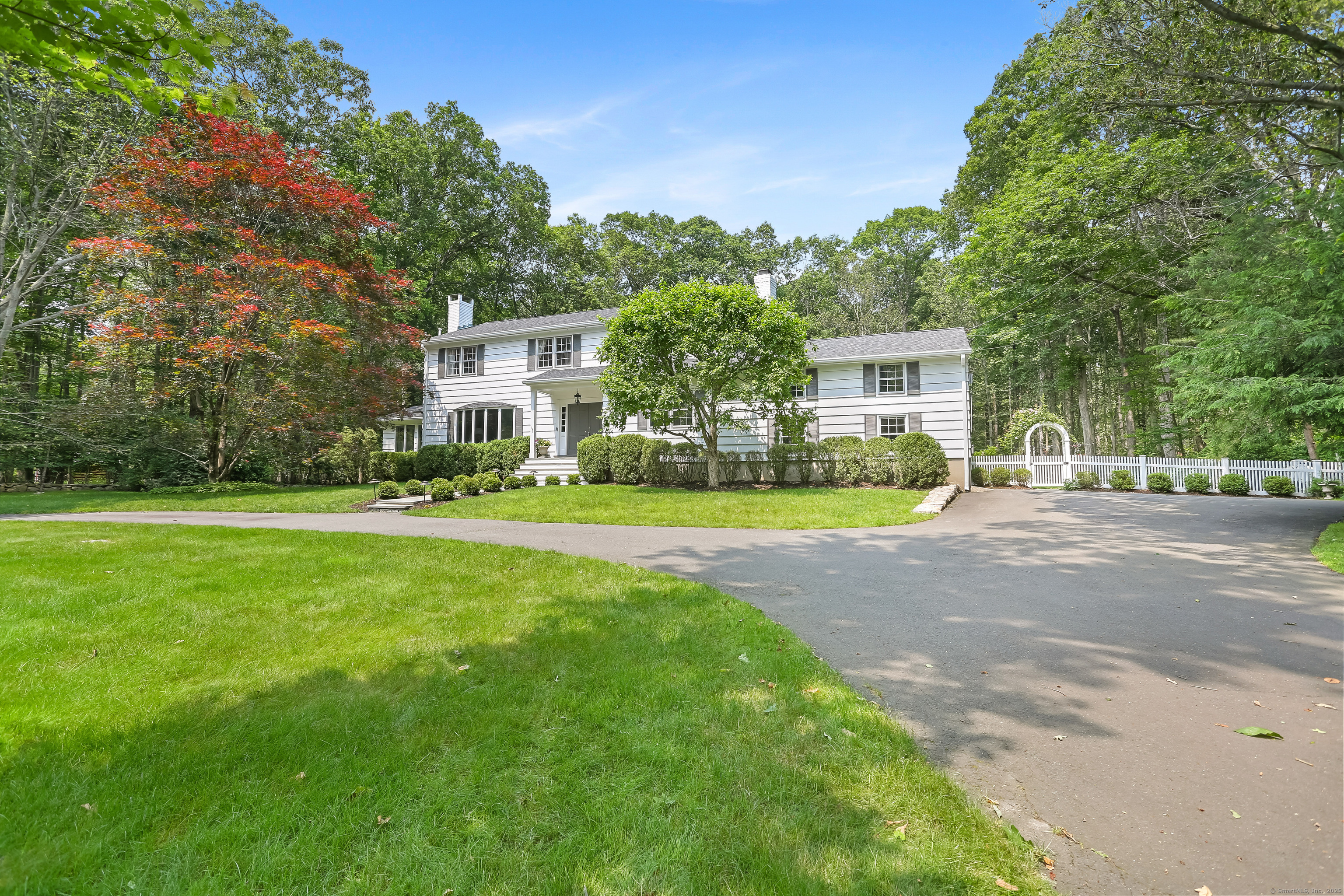 New Canaan, Connecticut 06840, United States, 4 Bedrooms Bedrooms, ,3 BathroomsBathrooms,Residential,Pending,150632
