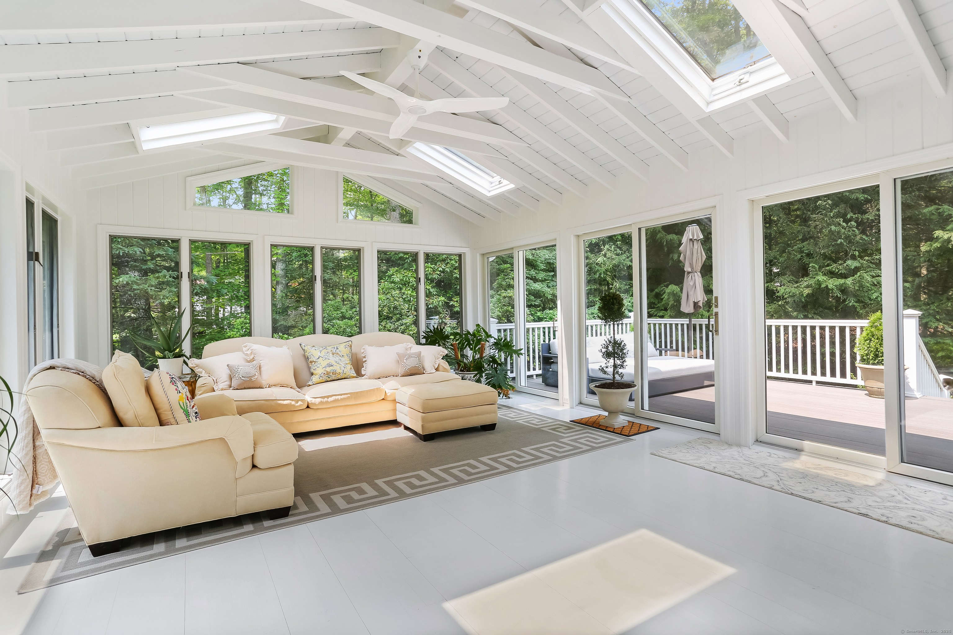 New Canaan, Connecticut 06840, United States, 4 Bedrooms Bedrooms, ,3 BathroomsBathrooms,Residential,Pending,150632