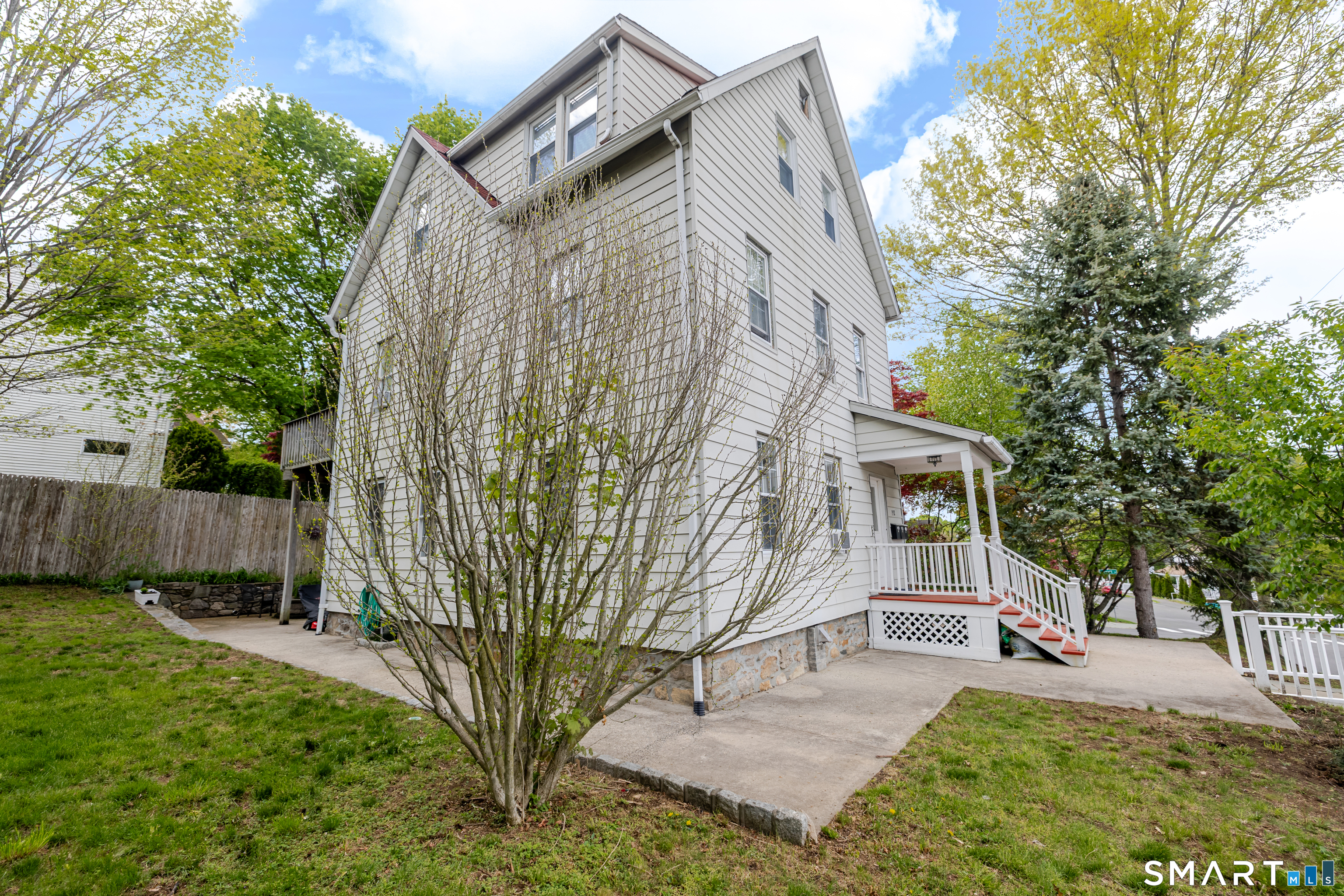 192 Knickerbocker Avenue