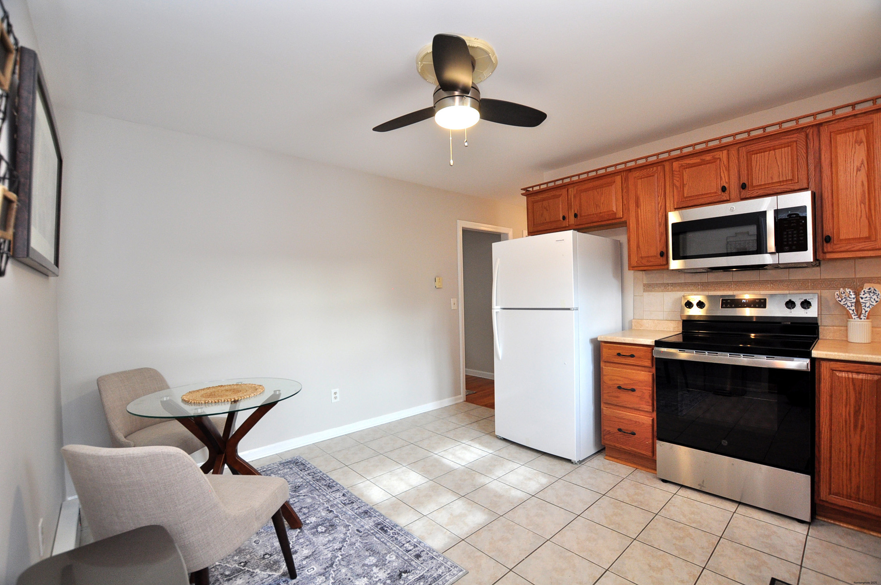 Simsbury, Connecticut 06081, United States, 2 Bedrooms Bedrooms, ,1 BathroomBathrooms,Residential,Coming Soon,238288