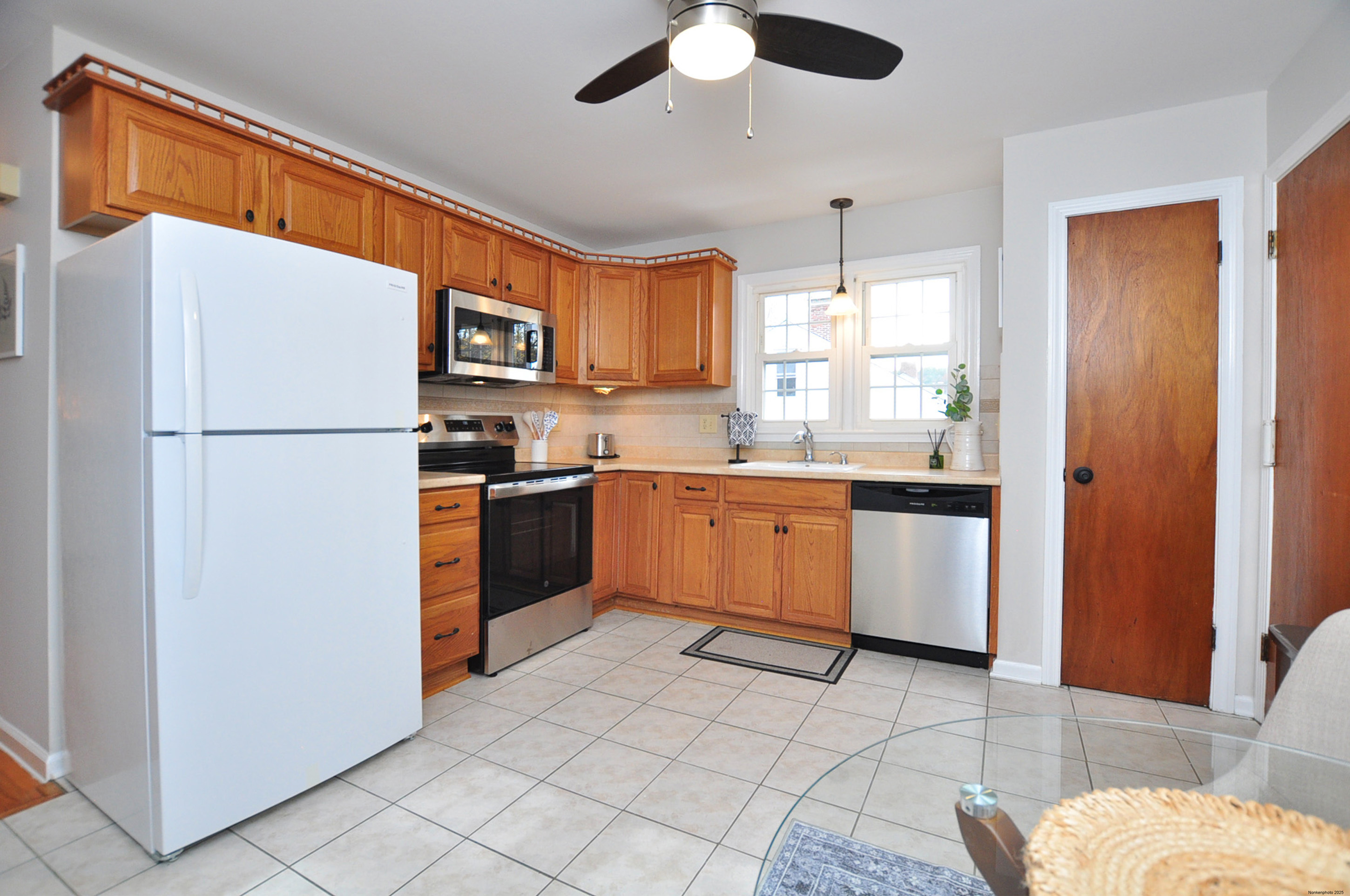 Simsbury, Connecticut 06081, United States, 2 Bedrooms Bedrooms, ,1 BathroomBathrooms,Residential,Coming Soon,238288