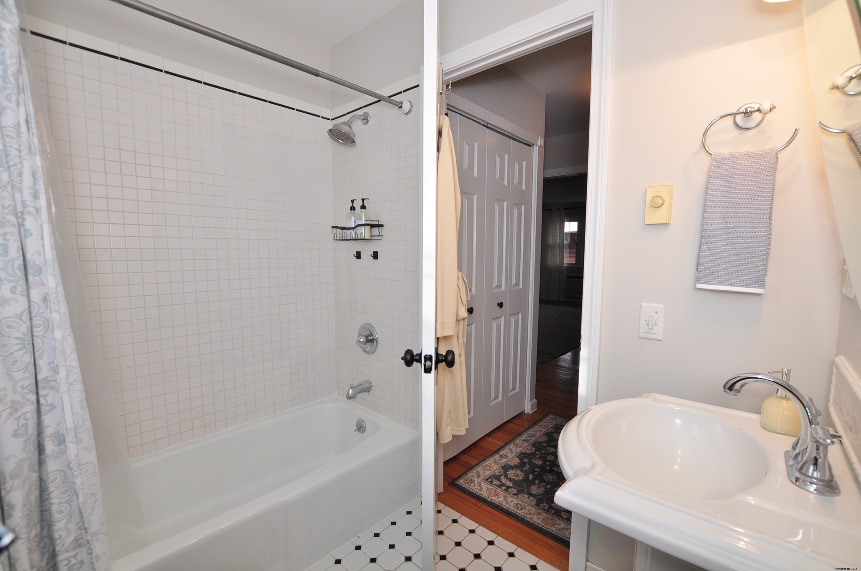 Simsbury, Connecticut 06081, United States, 2 Bedrooms Bedrooms, ,1 BathroomBathrooms,Residential,Coming Soon,238288