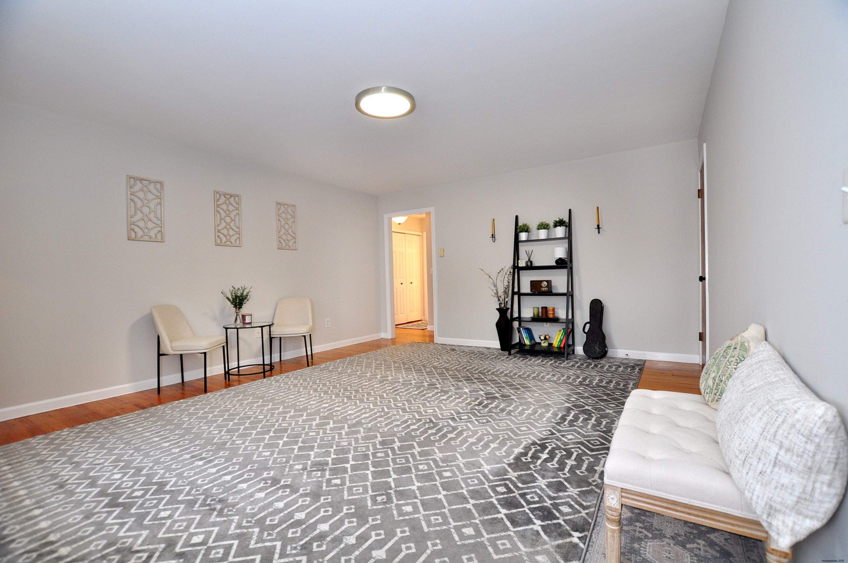 Simsbury, Connecticut 06081, United States, 2 Bedrooms Bedrooms, ,1 BathroomBathrooms,Residential,Coming Soon,238288