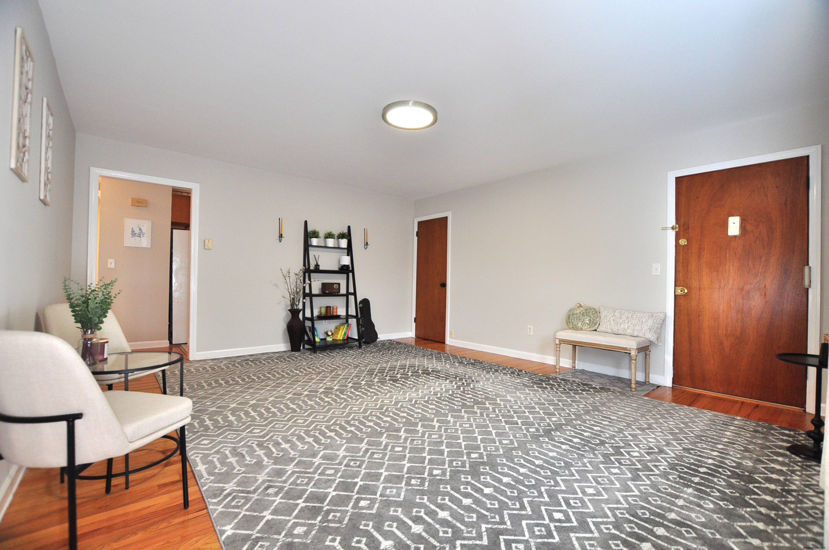 Simsbury, Connecticut 06081, United States, 2 Bedrooms Bedrooms, ,1 BathroomBathrooms,Residential,Coming Soon,238288