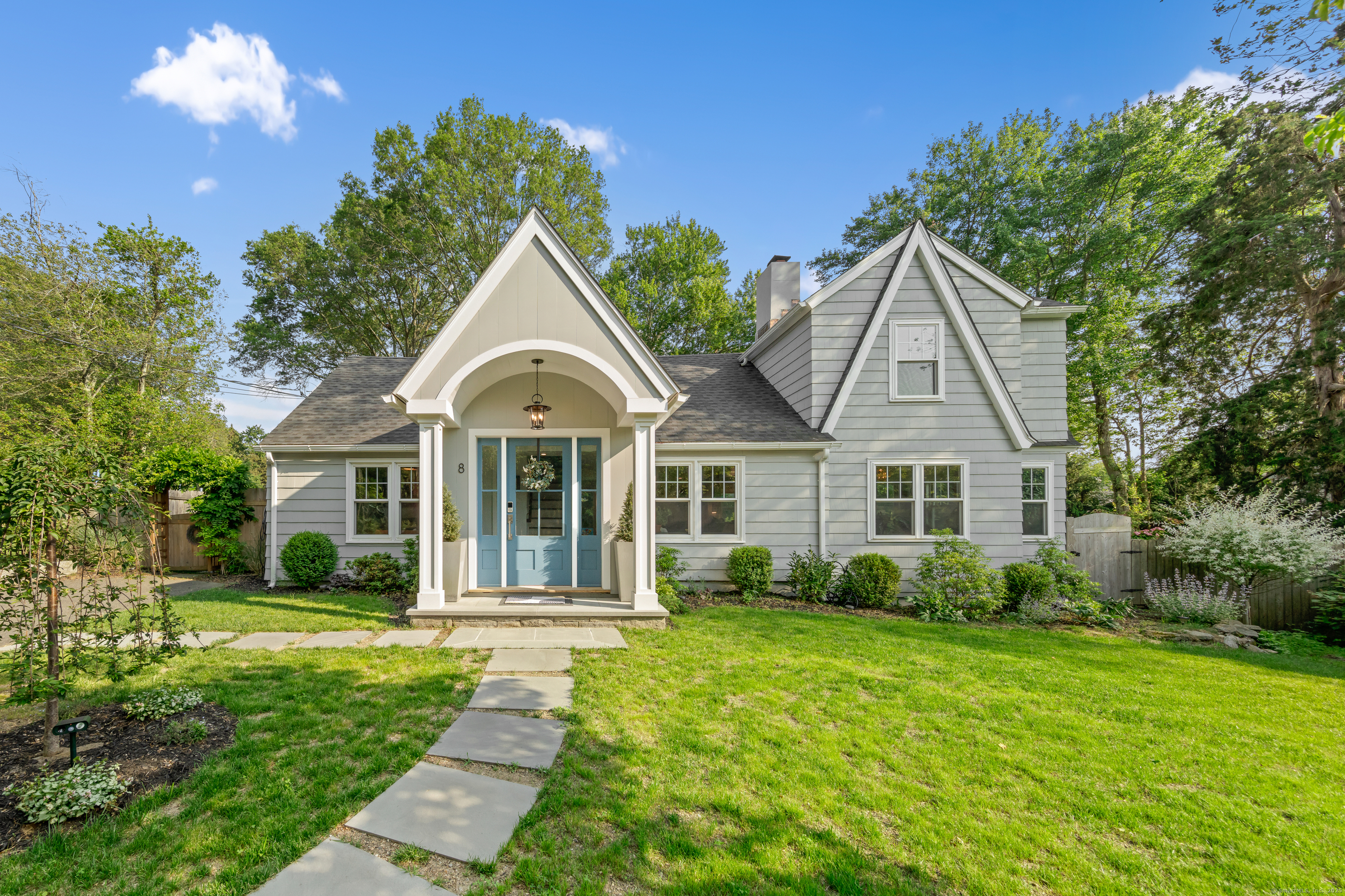 Heather Hill, Westport, Connecticut - 4 Bedrooms  
3 Bathrooms  
7 Rooms - 