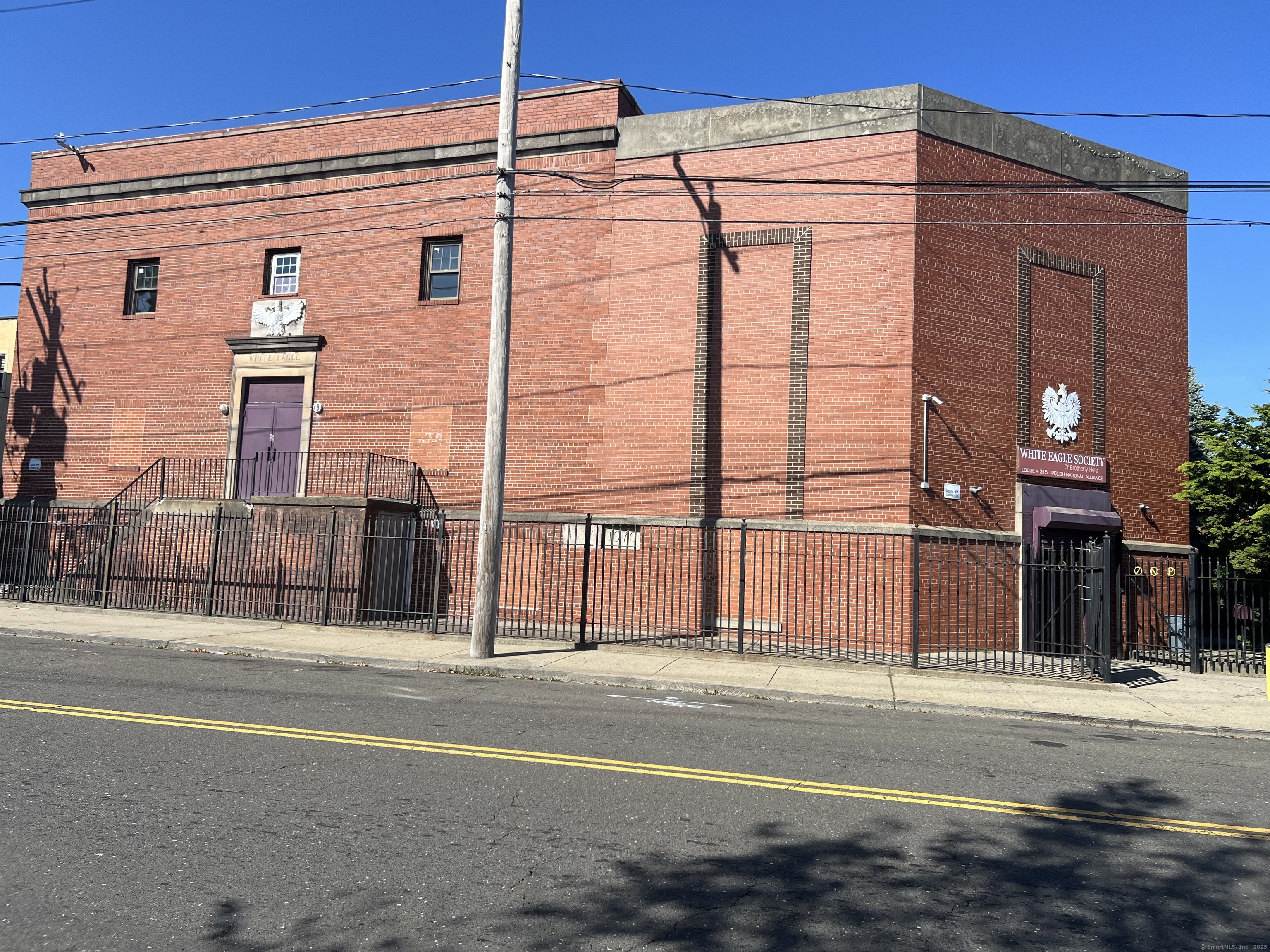 595 East Washington Avenue