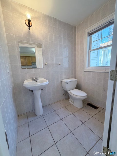 Tiny photo for 527 W Thames Street #2, Norwich, CT 06360 (MLS # 24217418)