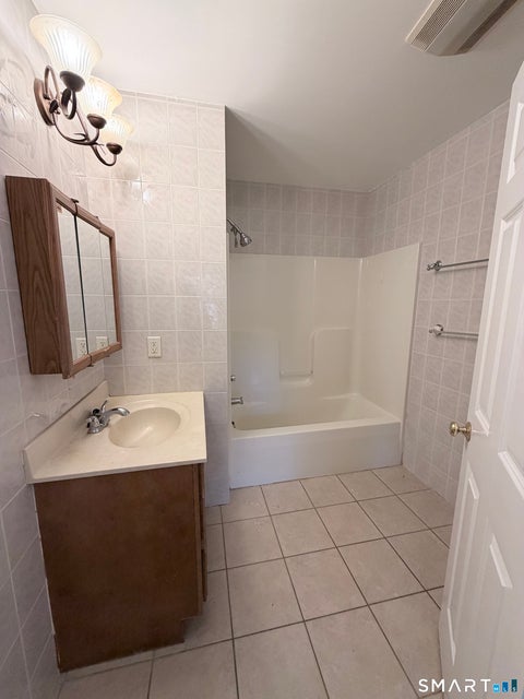 Tiny photo for 527 W Thames Street #2, Norwich, CT 06360 (MLS # 24217418)