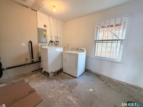Tiny photo for 527 W Thames Street #2, Norwich, CT 06360 (MLS # 24217418)