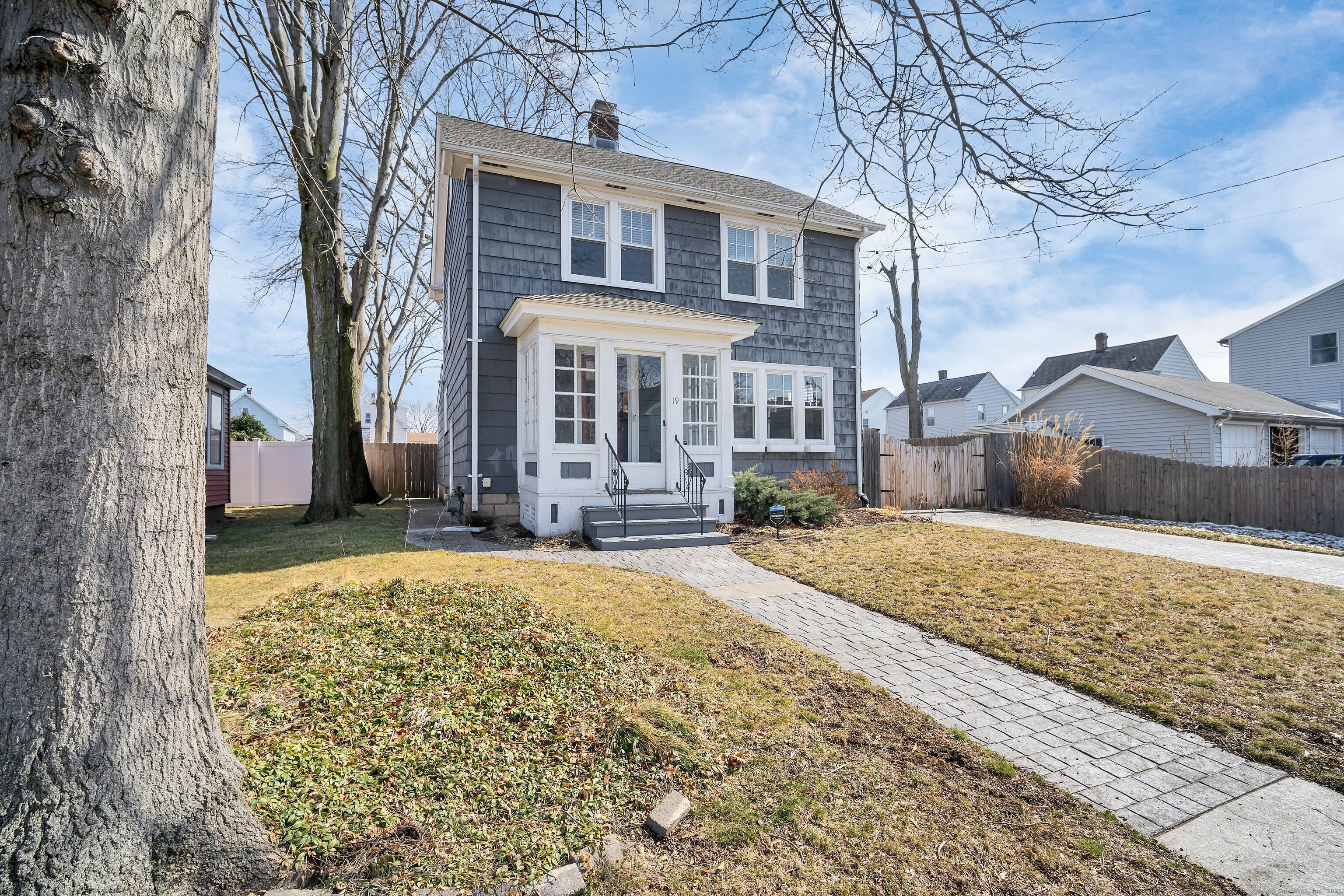Martin Street, West Haven, Connecticut - 4 Bedrooms  
2 Bathrooms  
8 Rooms - 