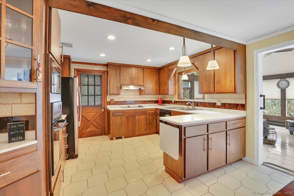 316 Hobart Street, Southington, Connecticut image 6